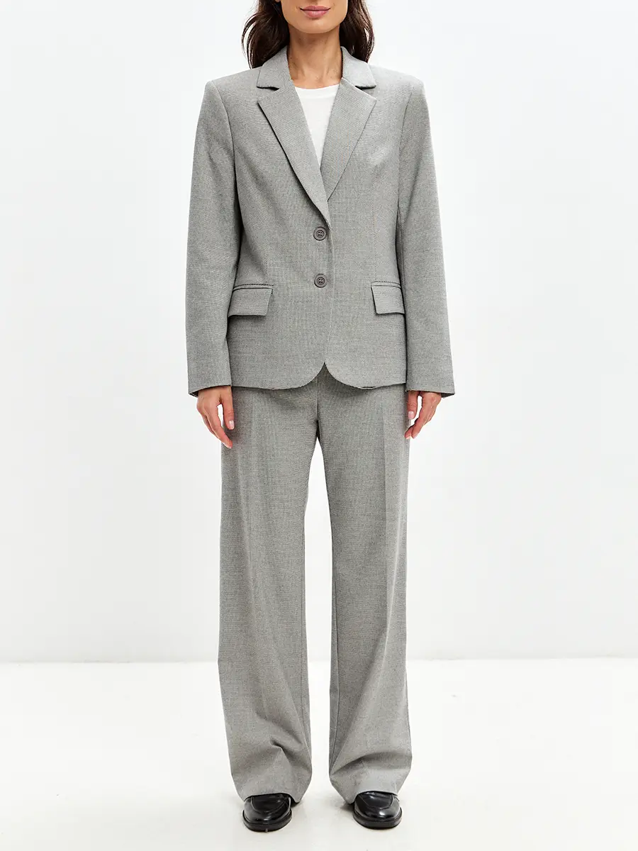 Костюм однотонный