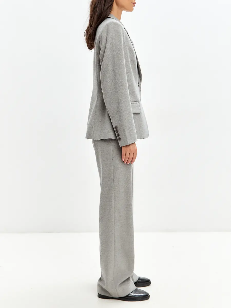 Костюм однотонный