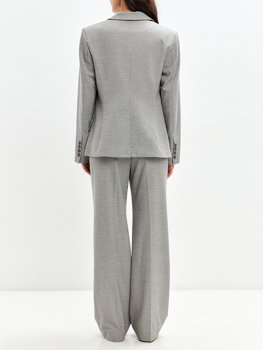 Костюм однотонный