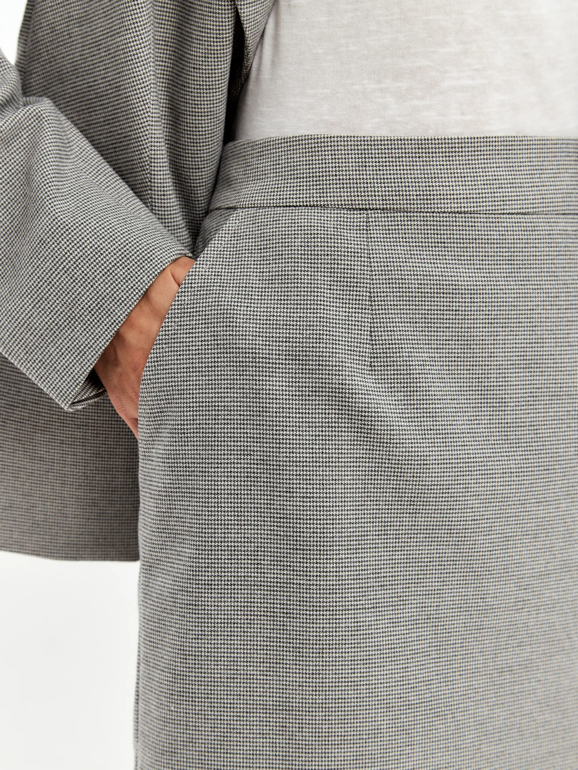 Костюм однотонный