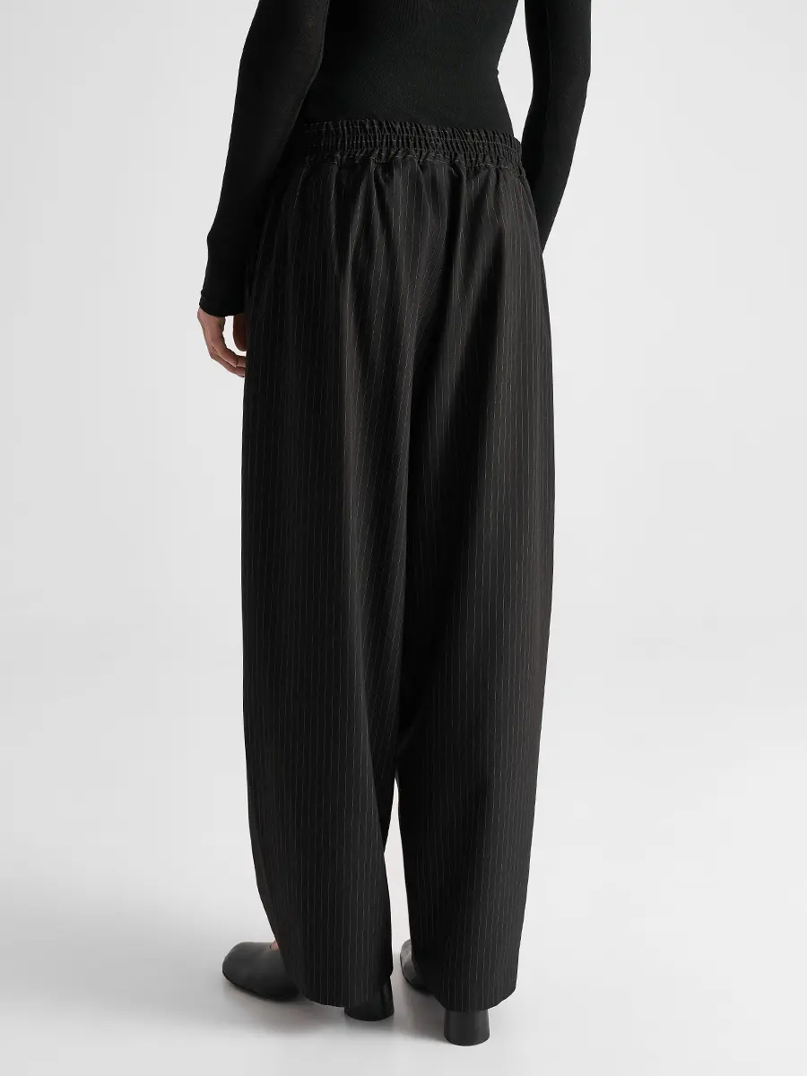 Брюки-бананы в полоску