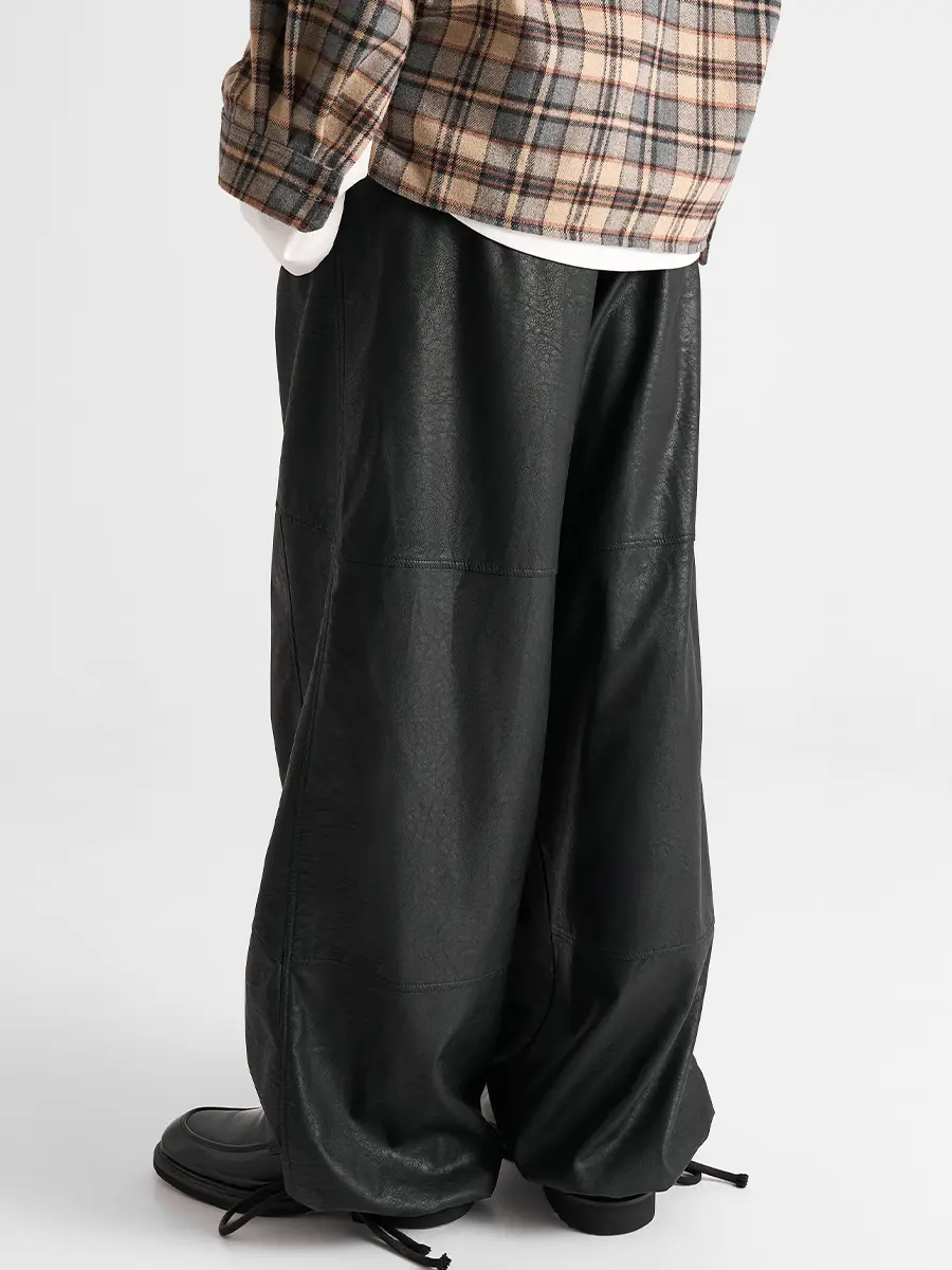 Брюки из экокожи