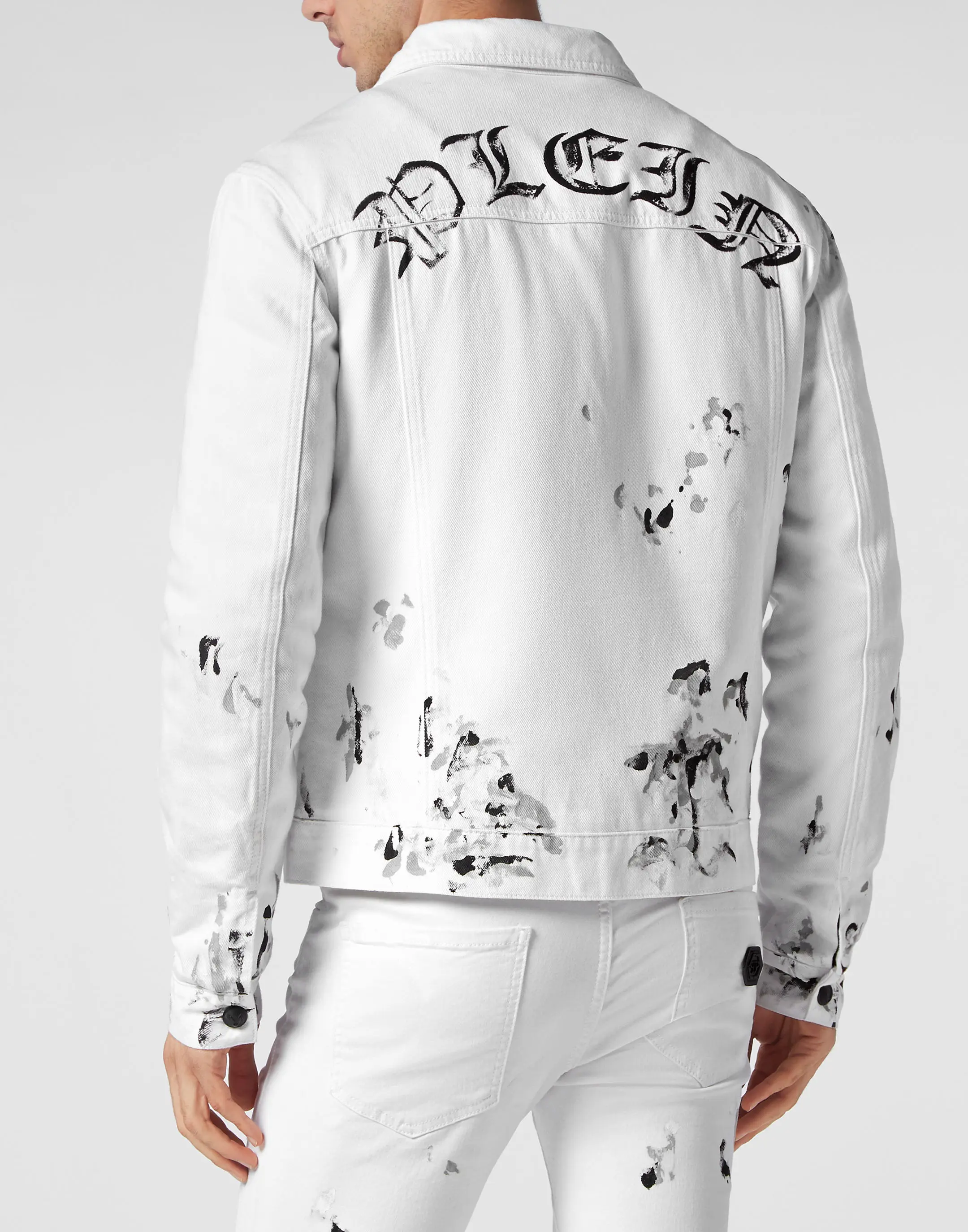 Куртка джинсовая