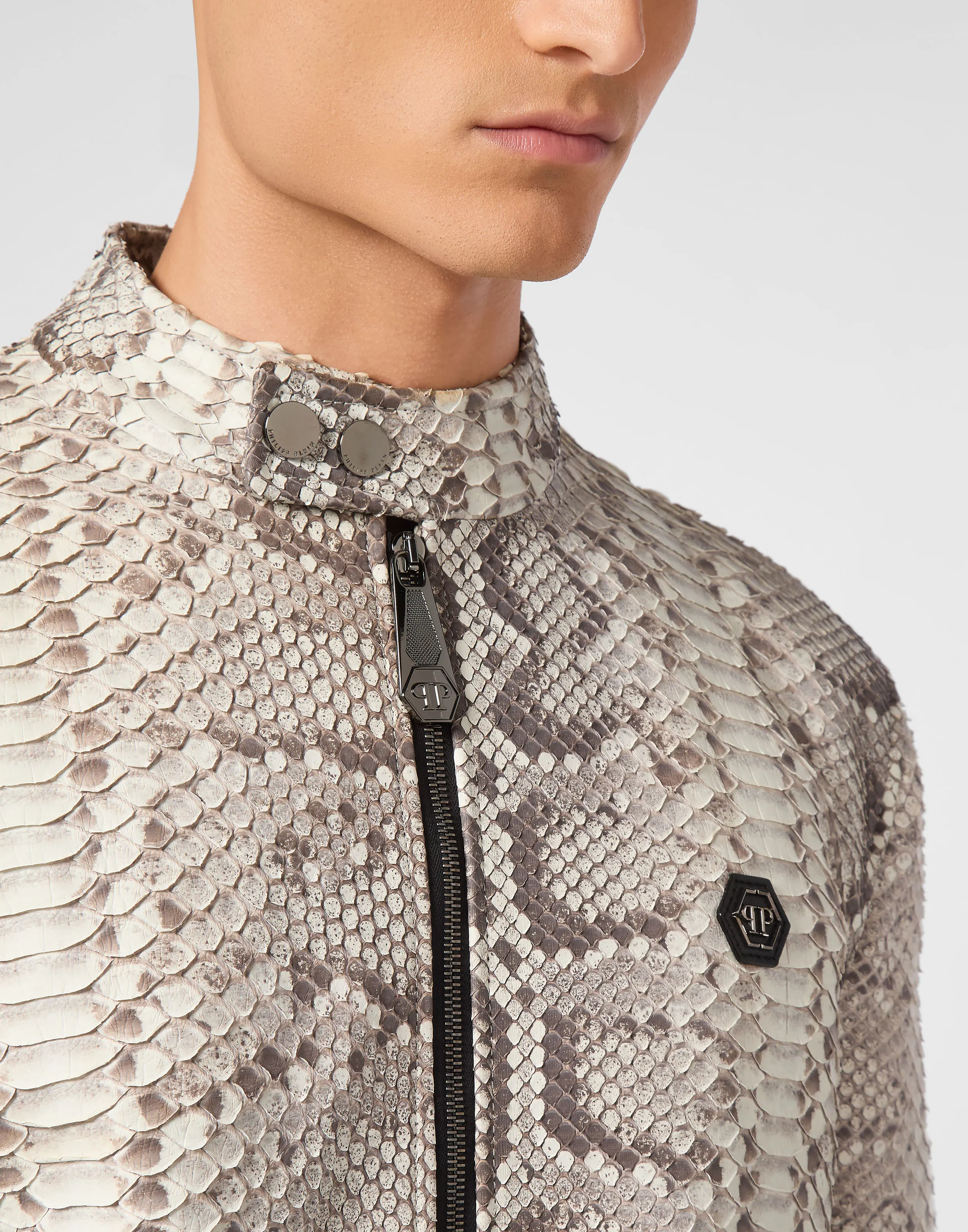 Куртка кожаная