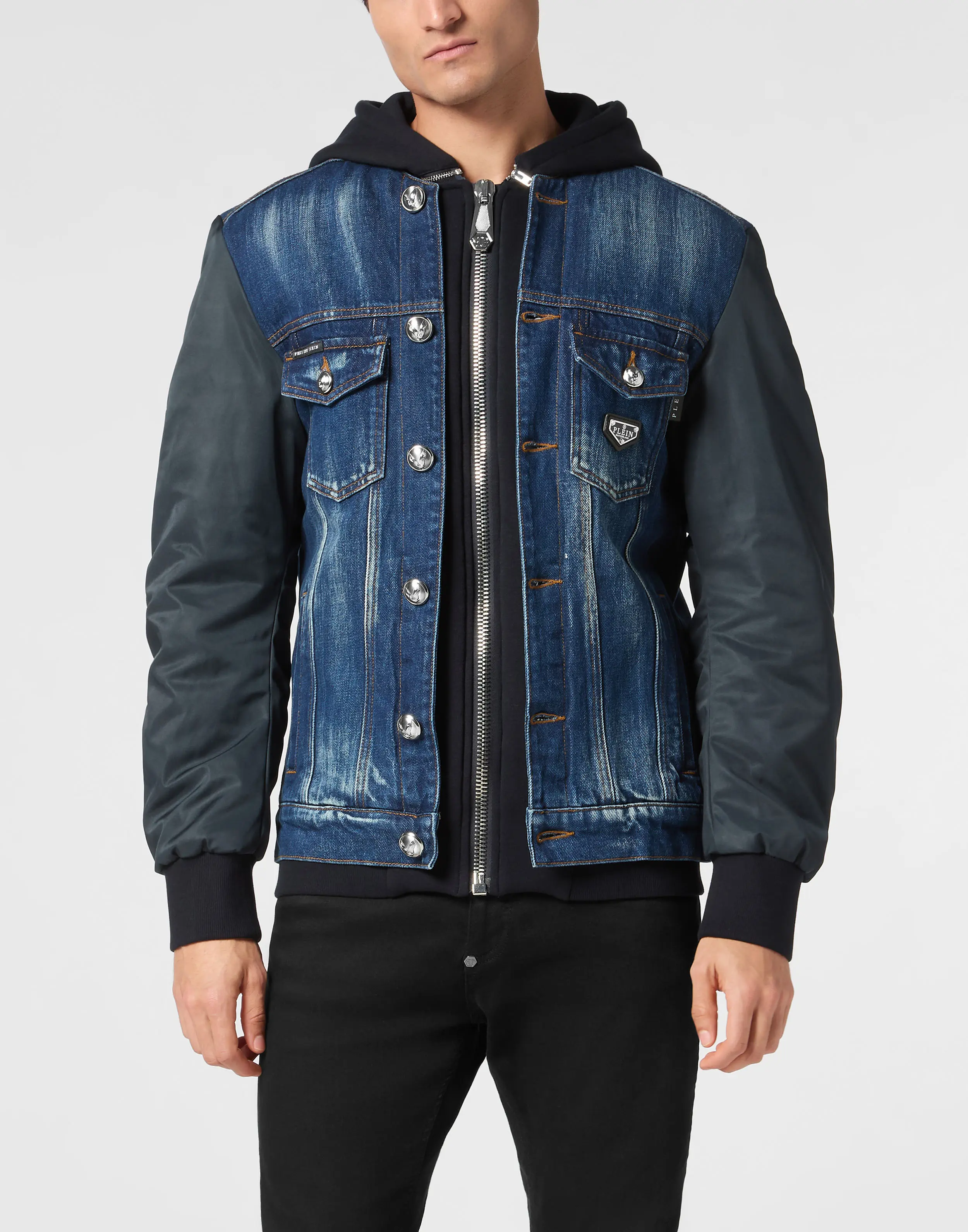 Куртка джинсовая