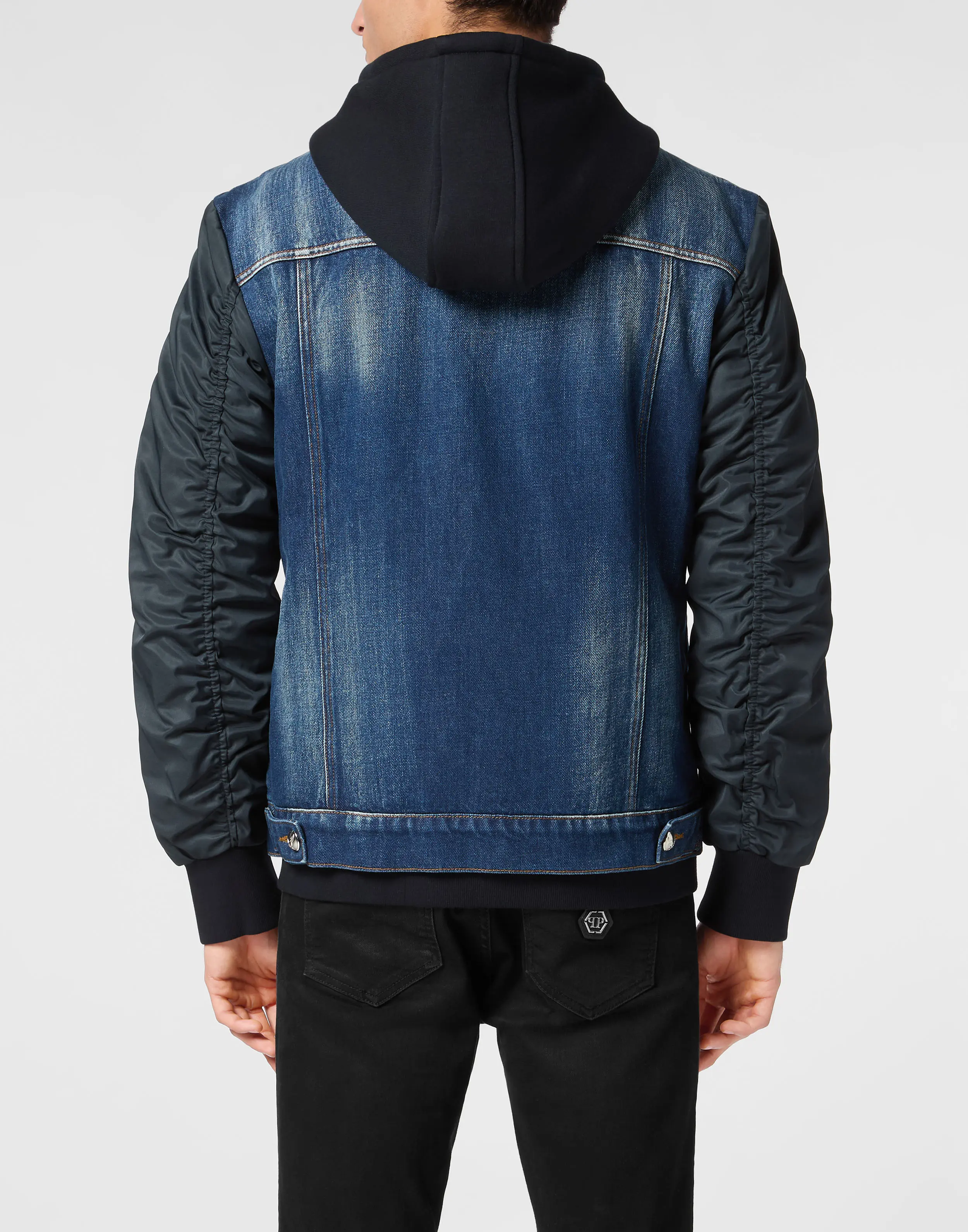 Куртка джинсовая