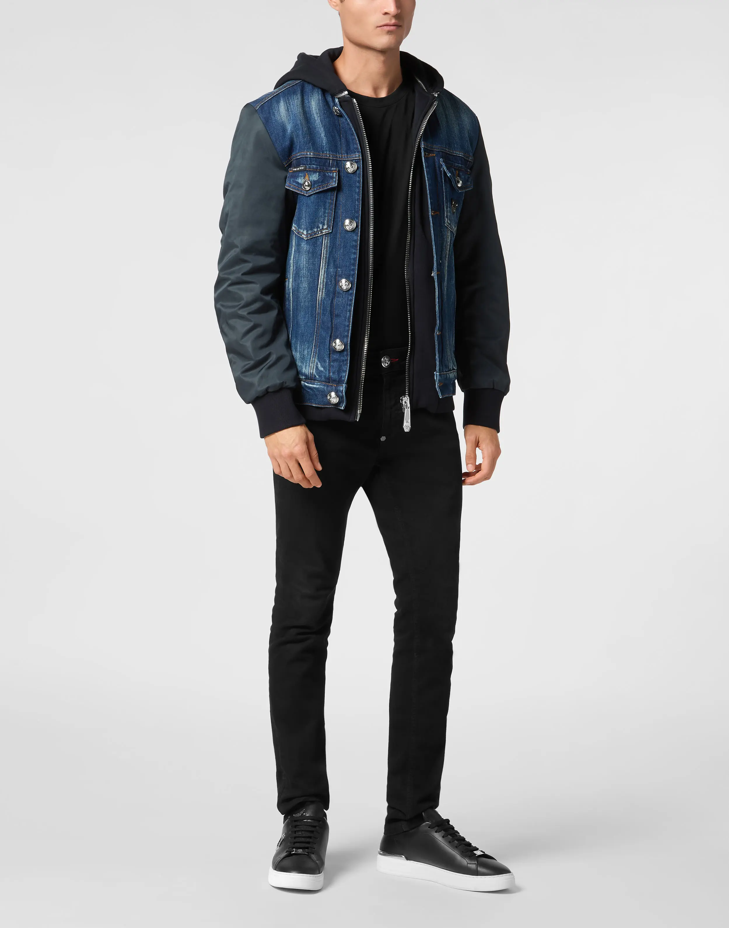 Куртка джинсовая