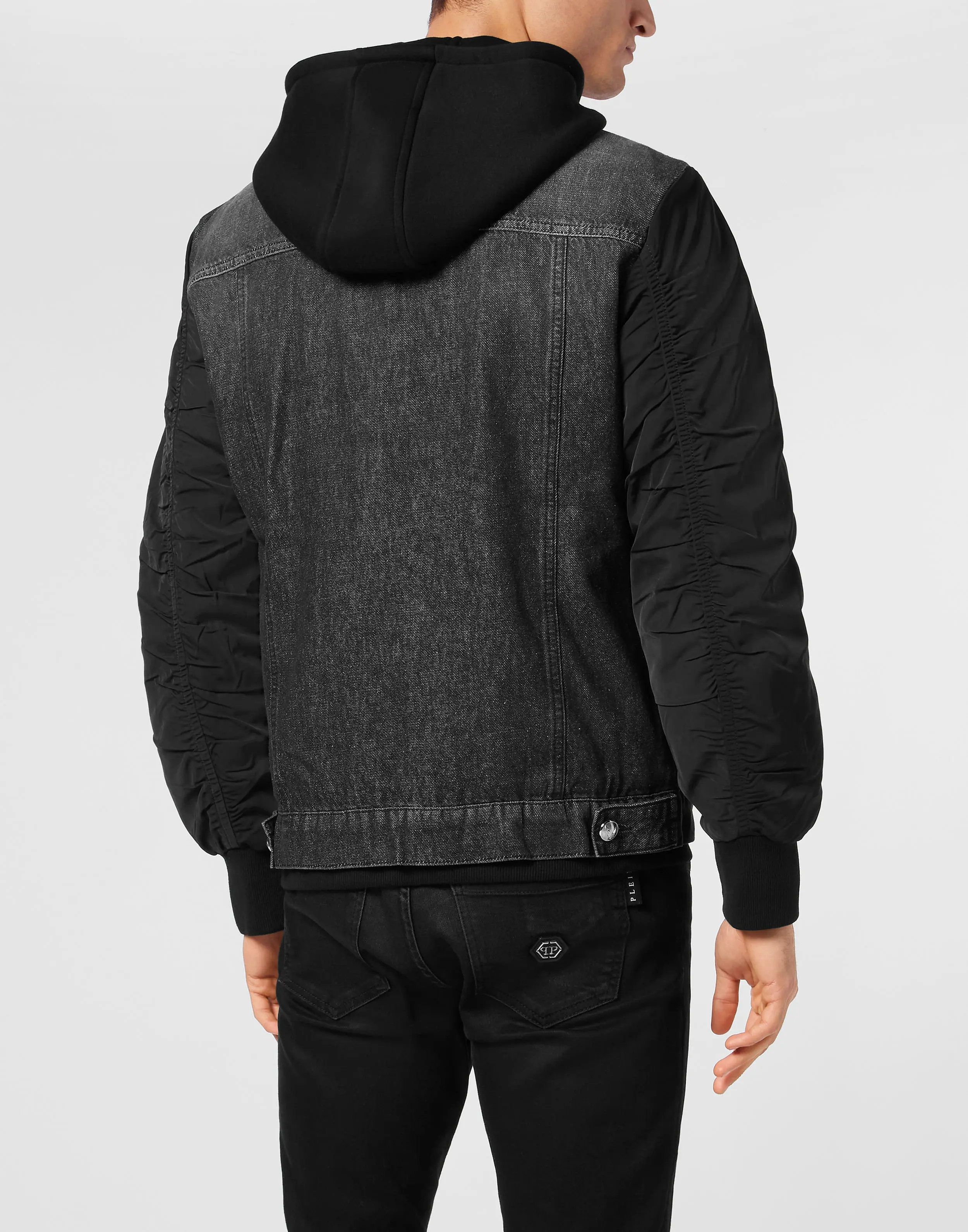 Куртка джинсовая