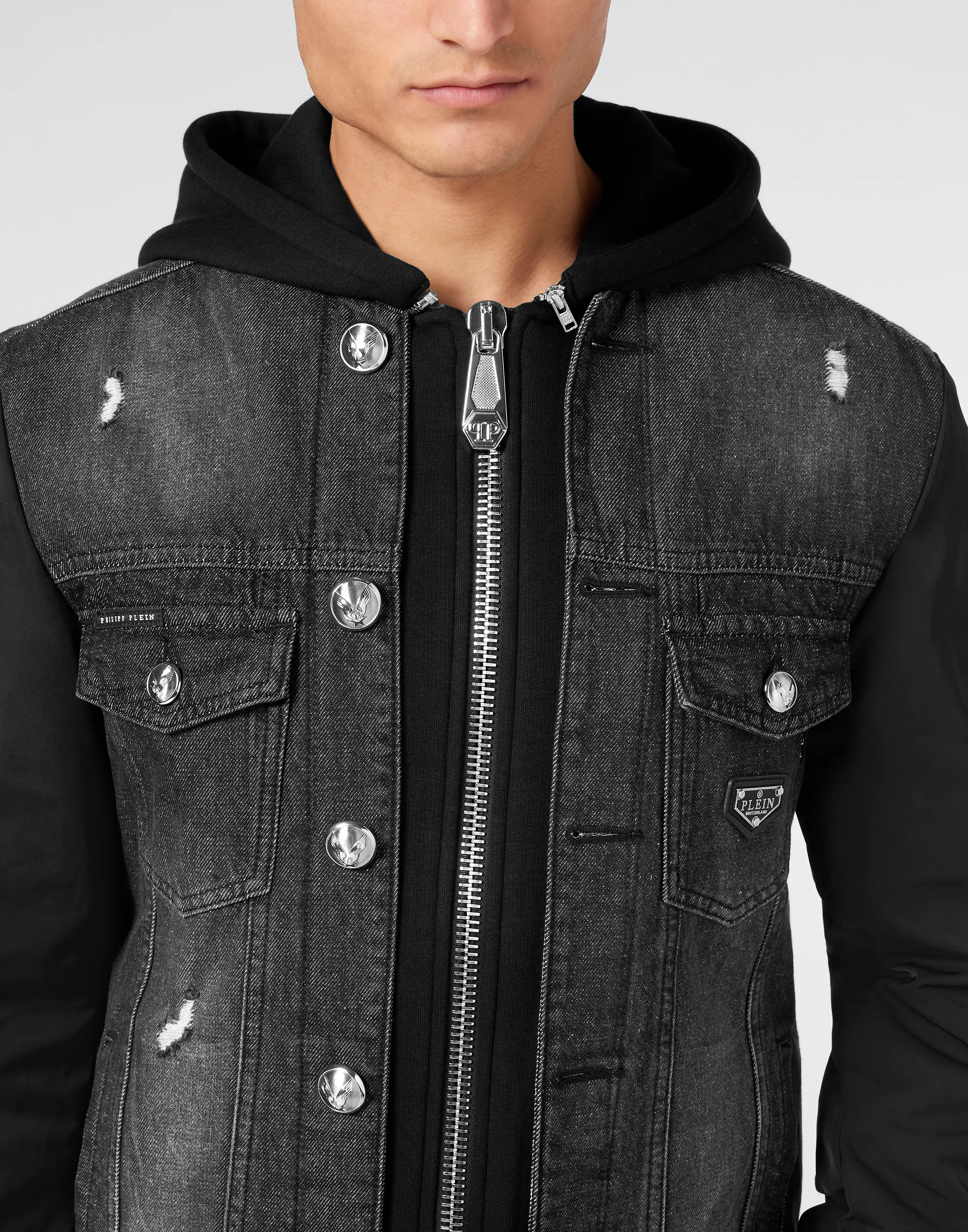 Куртка джинсовая