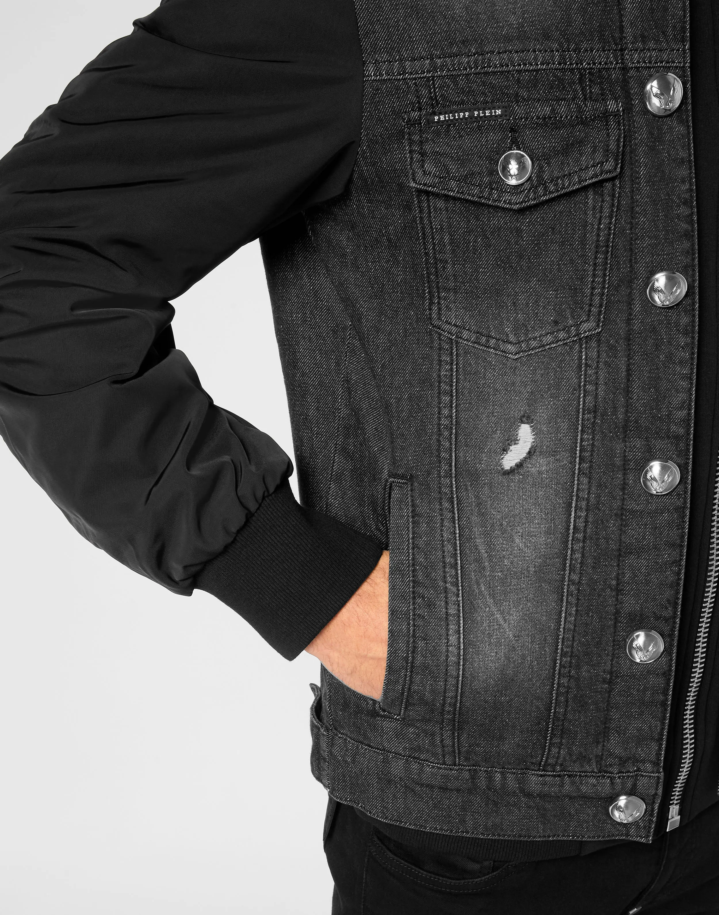 Куртка джинсовая