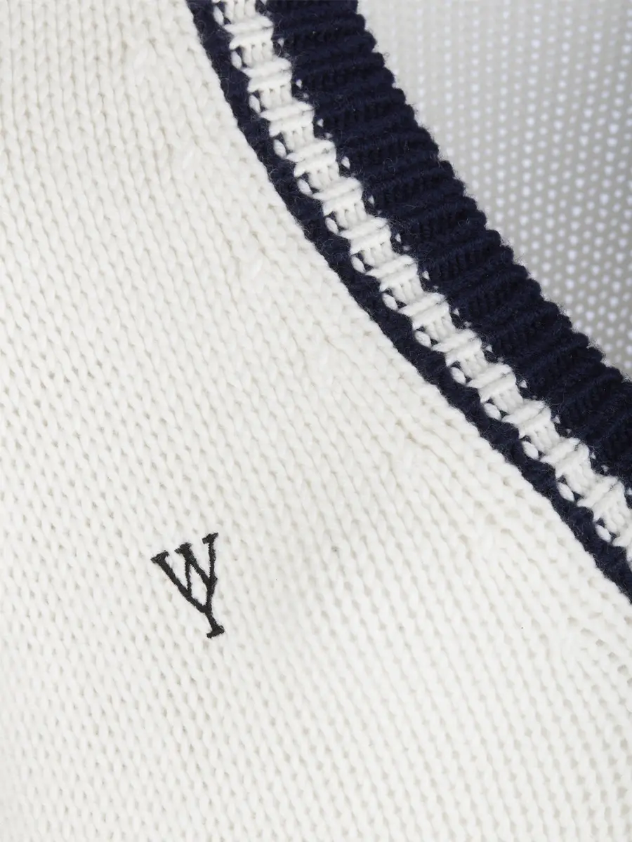 Пуловер шерстяной