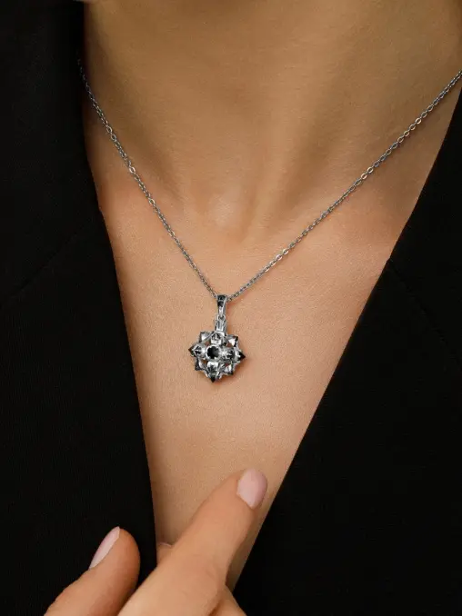 Подвеска «Ежевика» с бриллиантами ROMAN NIKONOV