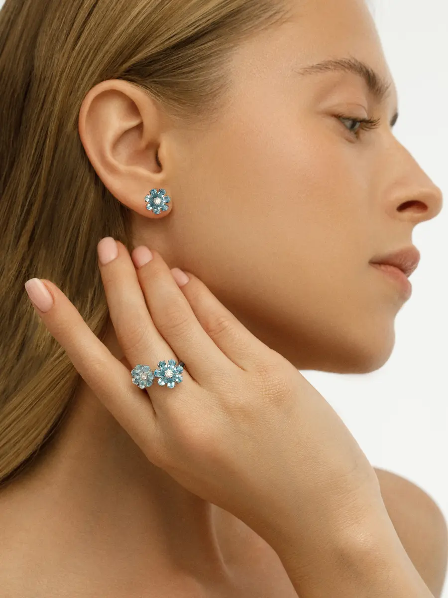 Кольцо «Ледяной цветок» бриллиантами и топазами