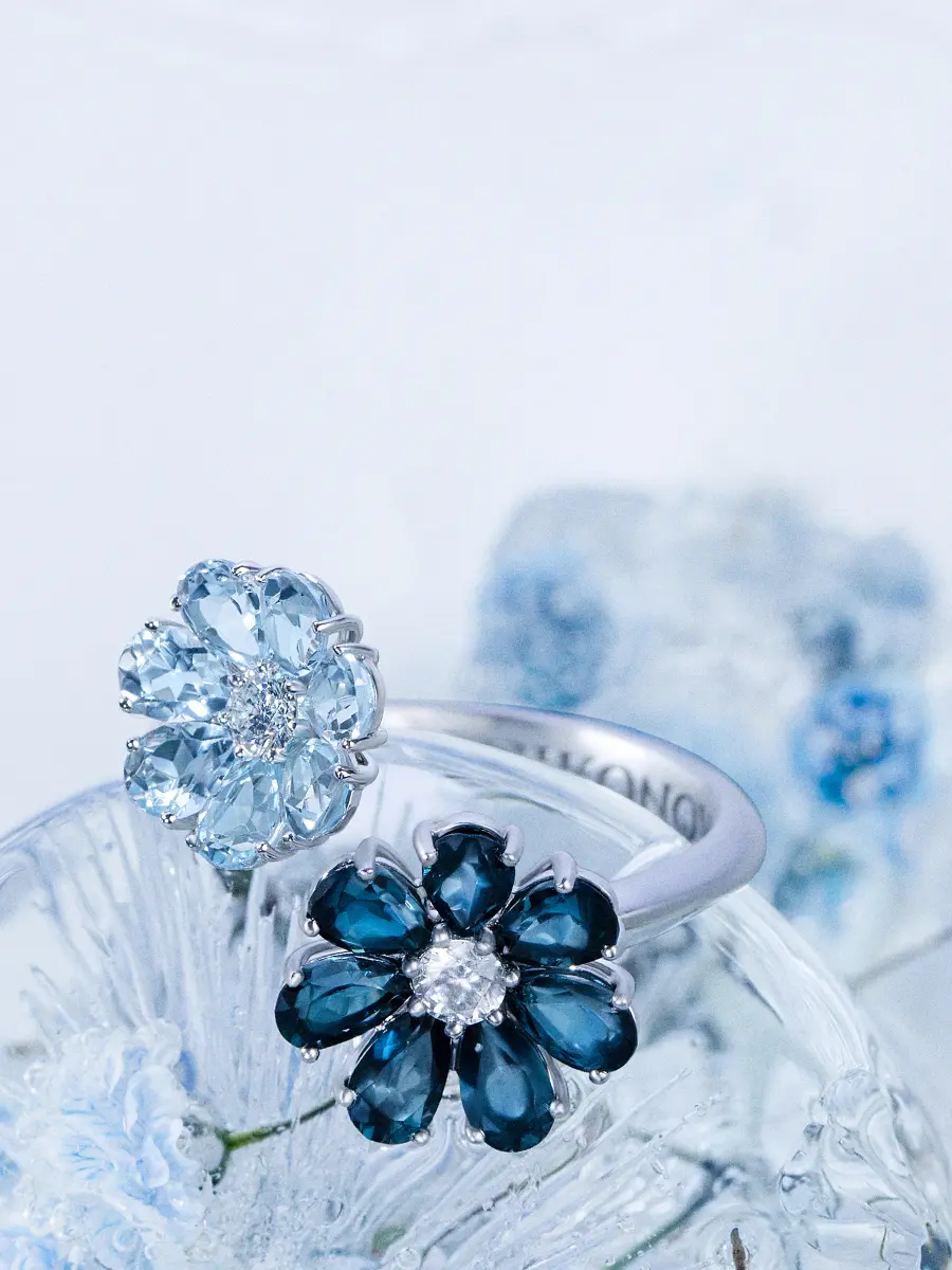 Кольцо «Ледяной цветок» с бриллиантами и топазами