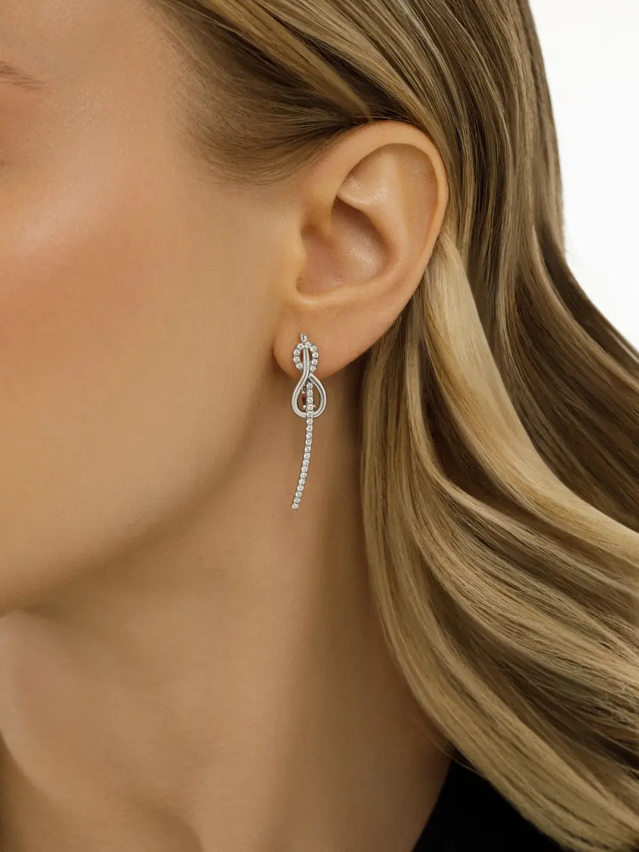 Серьги «Узел любви» с бриллиантами