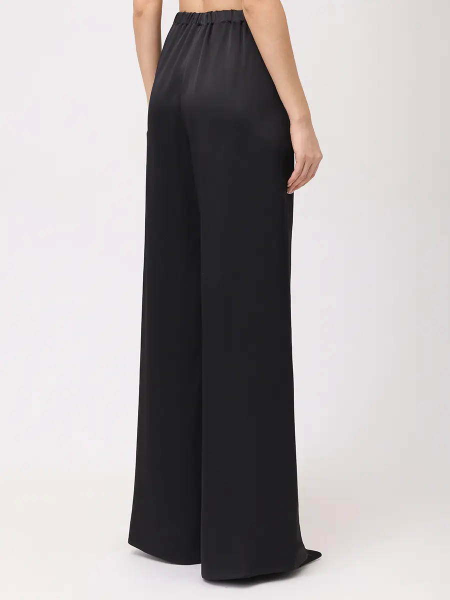 Костюм однотонный