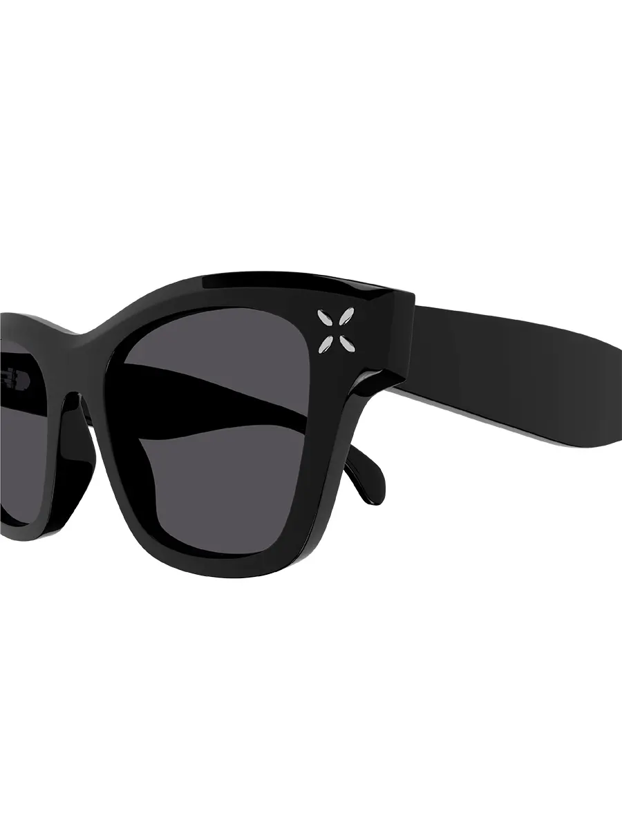 Очки солнцезащитные