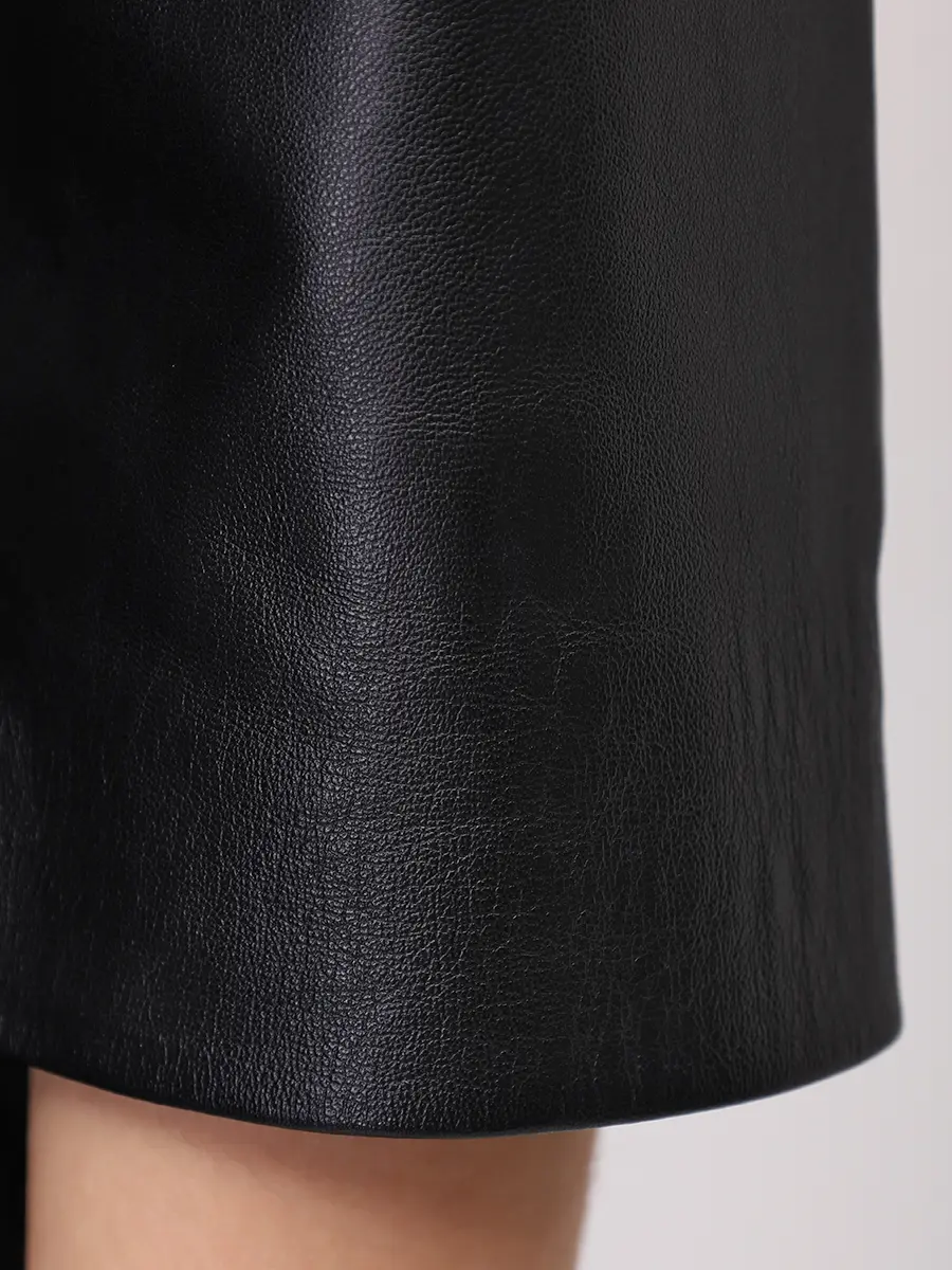 Футболка из кожи