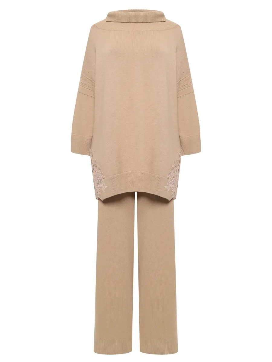 Костюм однотонный