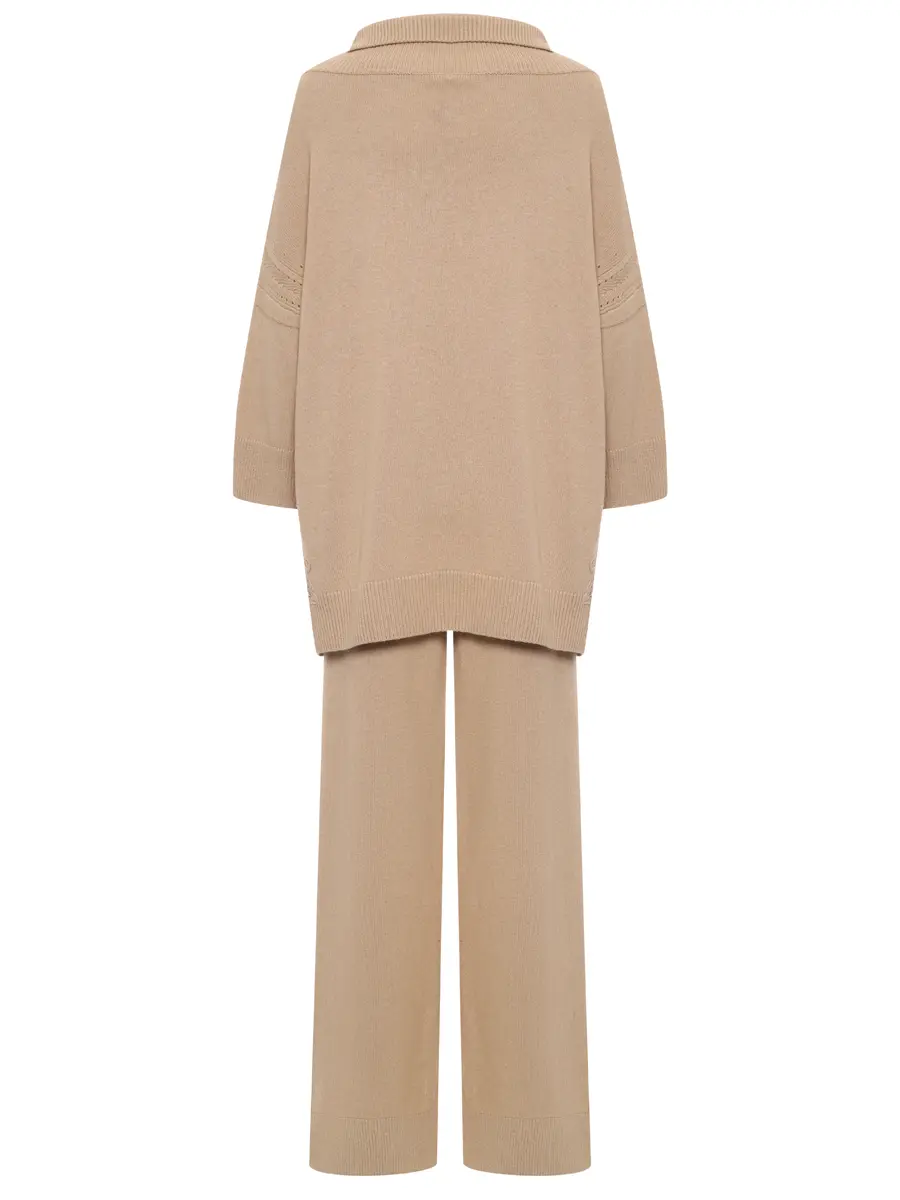 Костюм однотонный