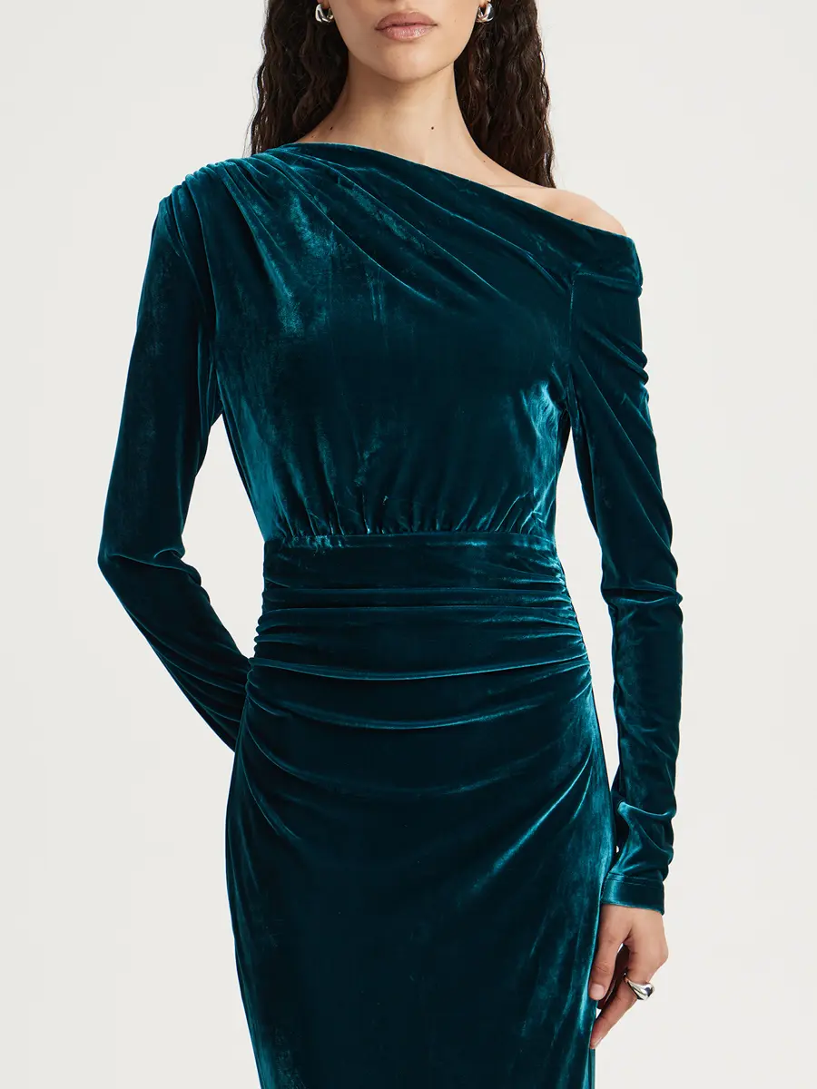 Платье бархатное