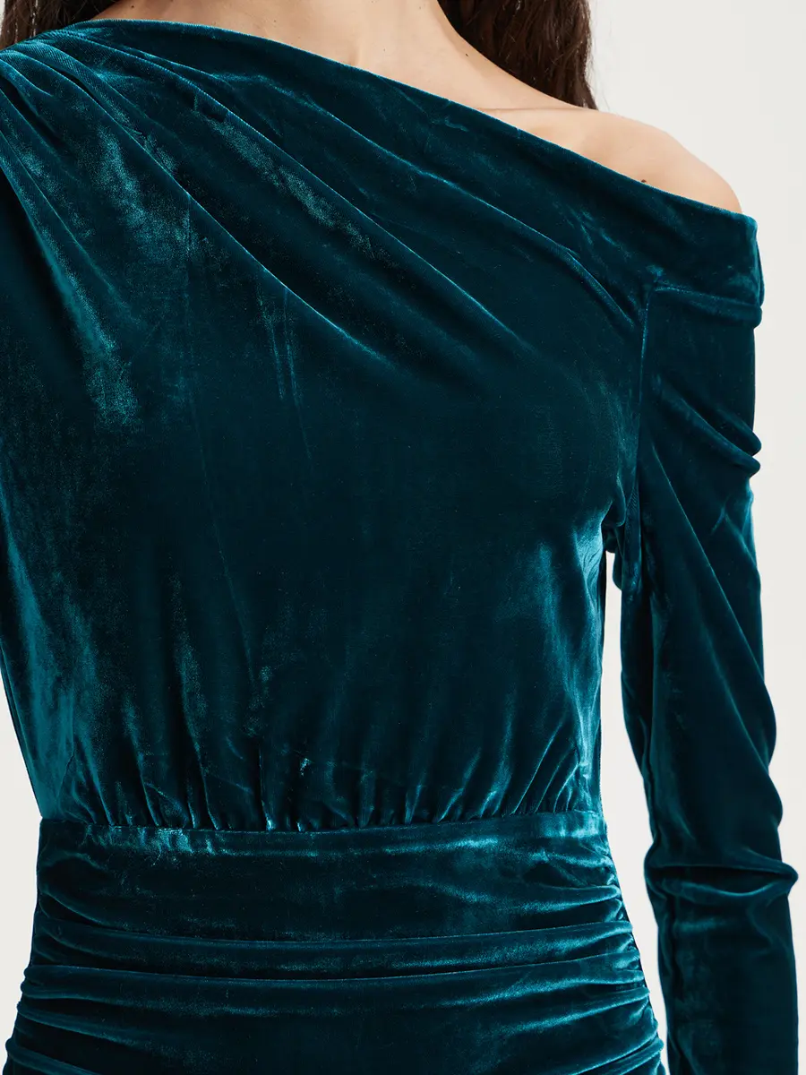 Платье бархатное