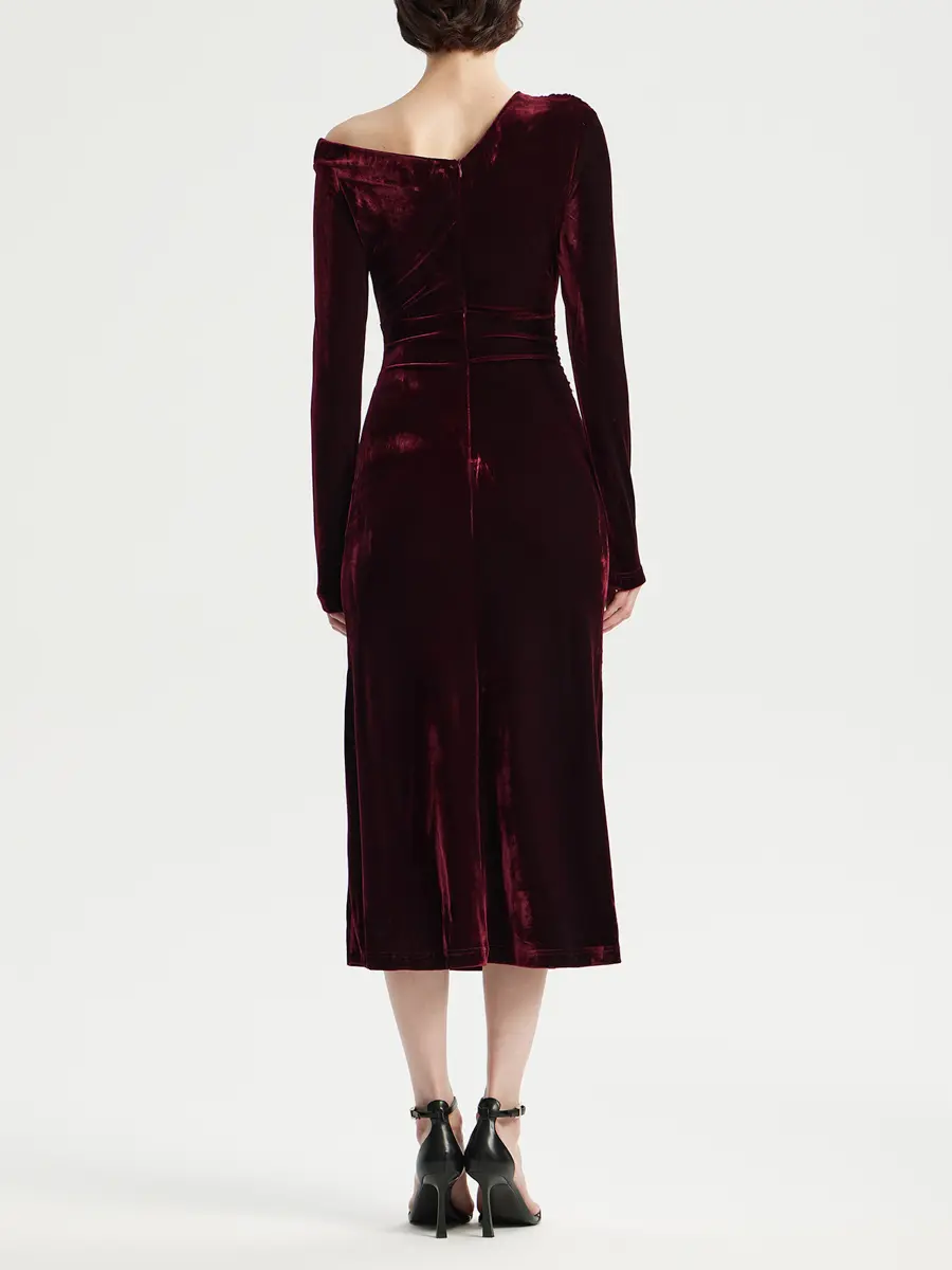 Платье бархатное