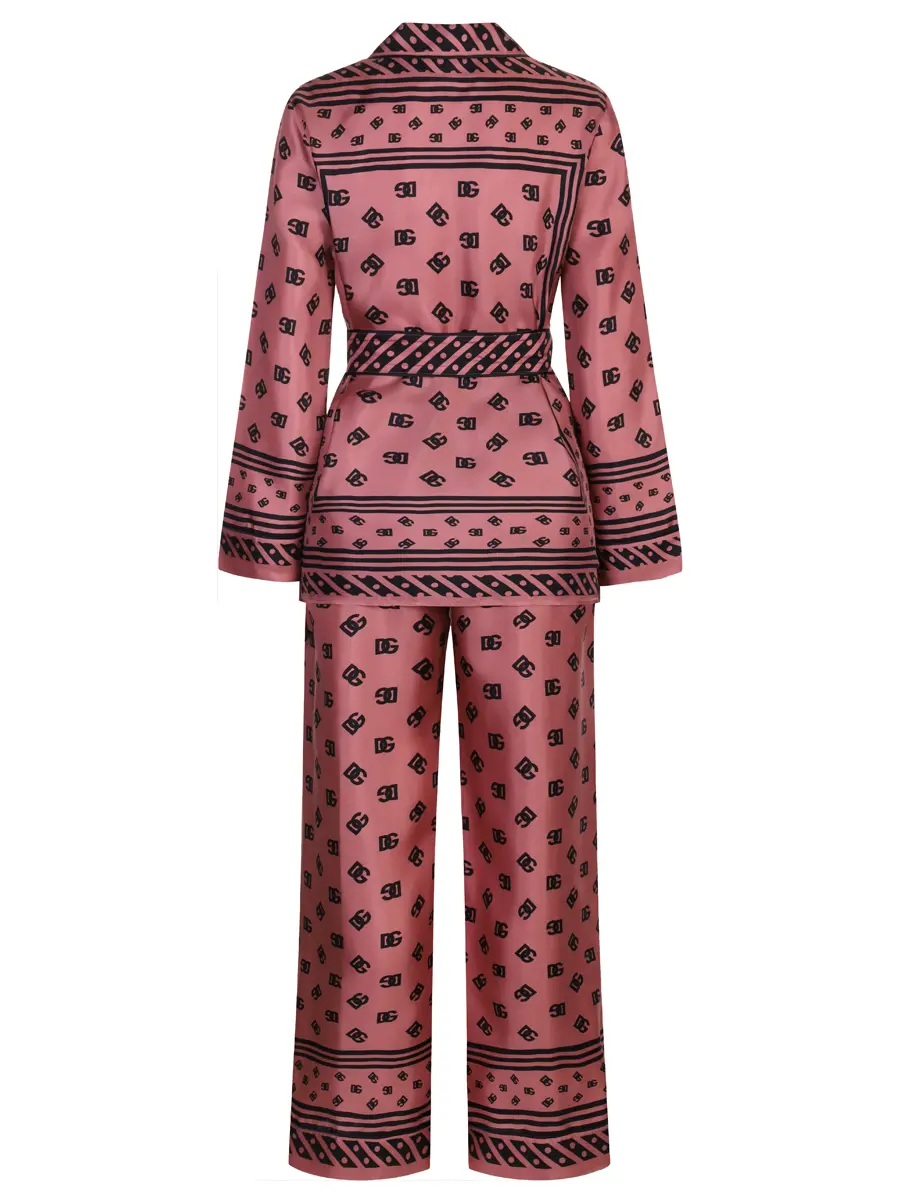 Костюм шелковый