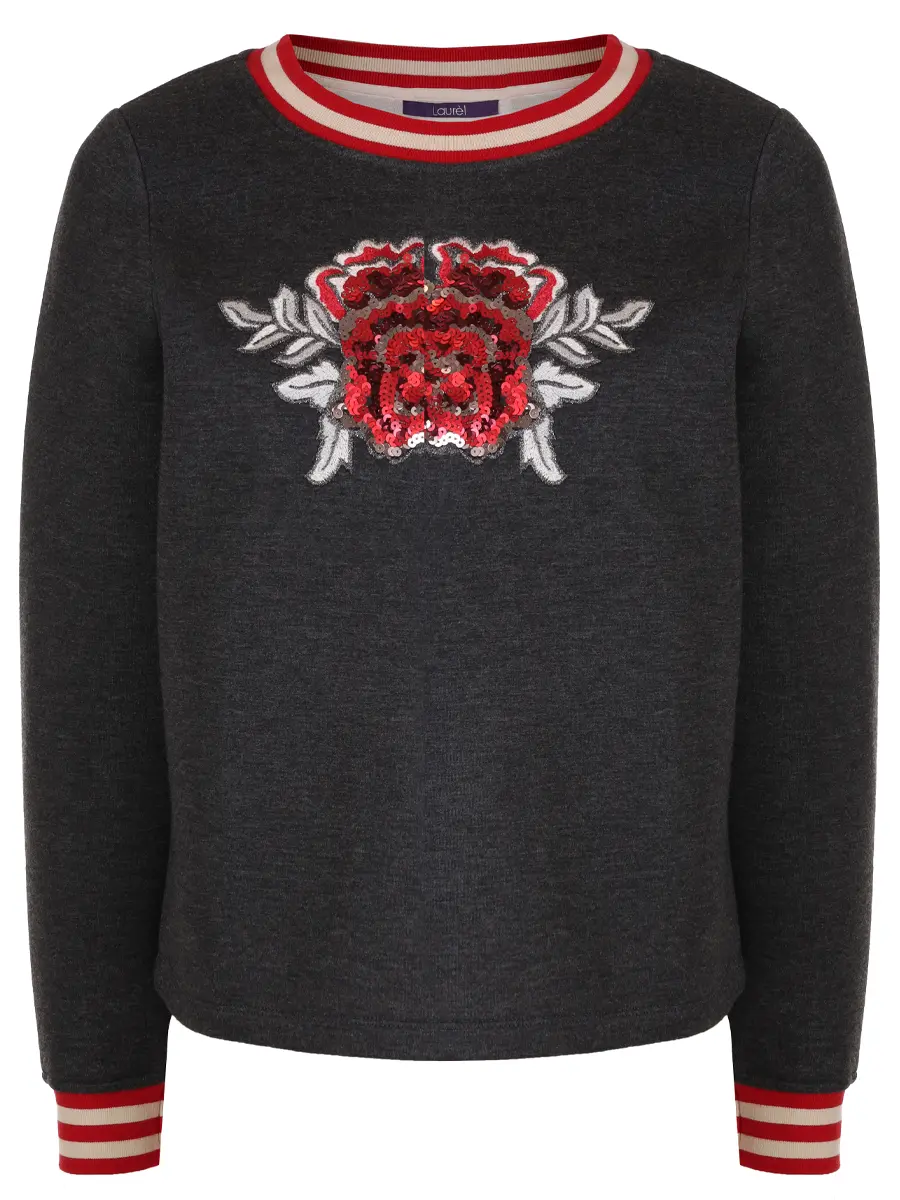 Толстовка с вышивкой