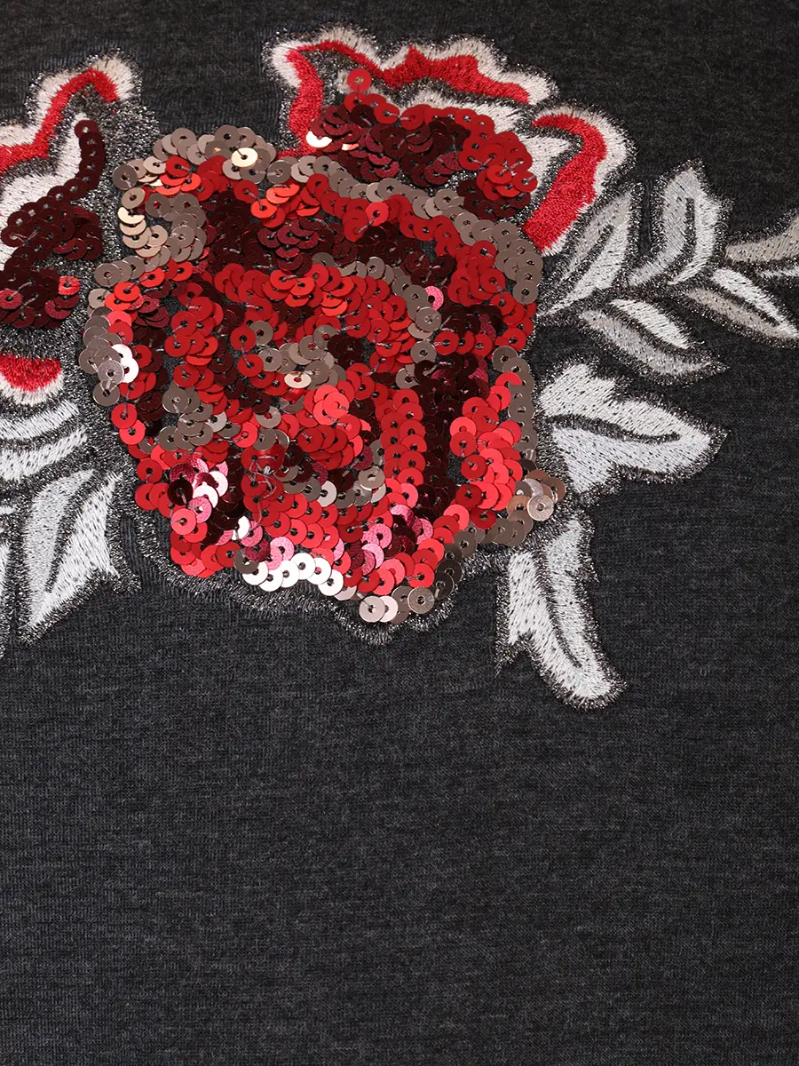 Толстовка с вышивкой