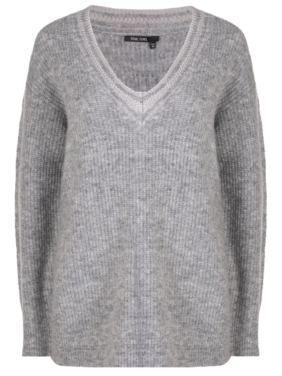 Пуловер вязаный