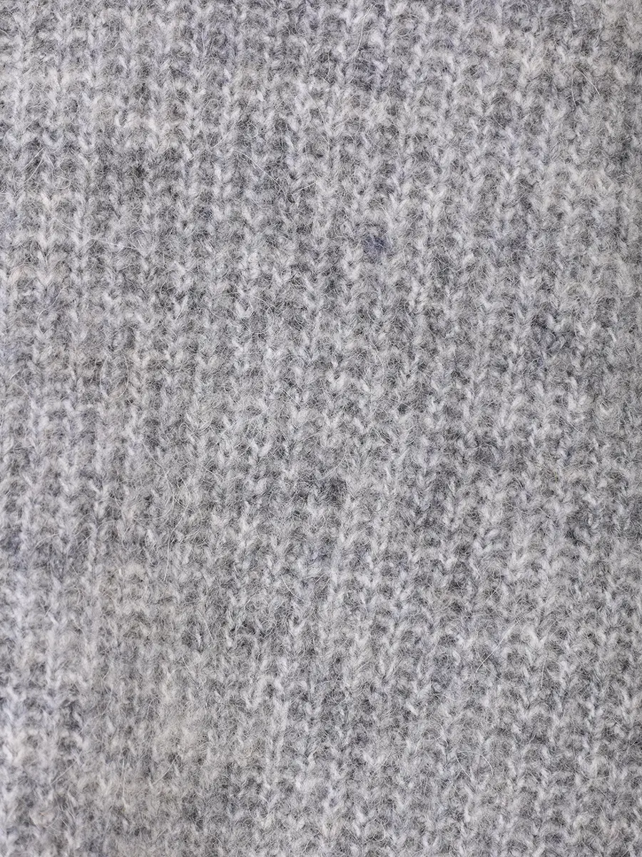 Пуловер вязаный