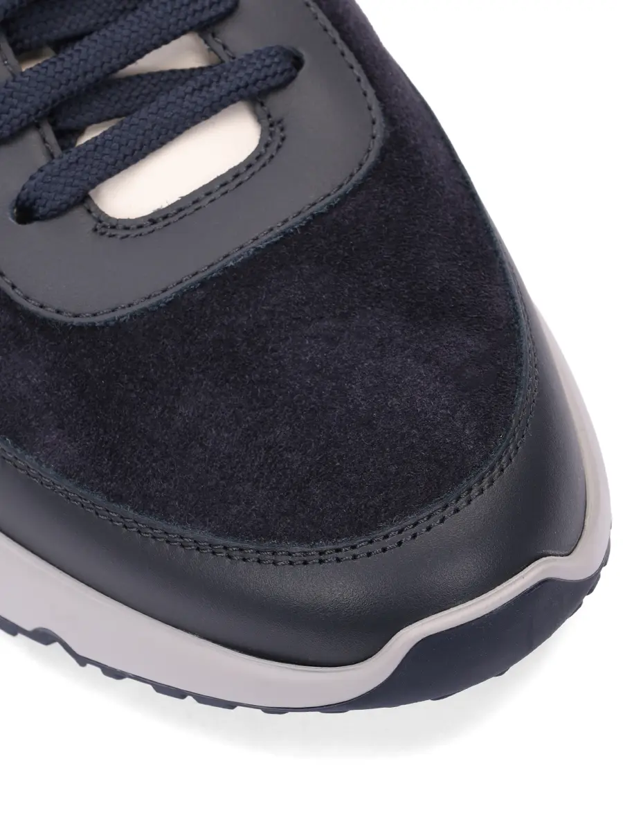 Кроссовки замшевые