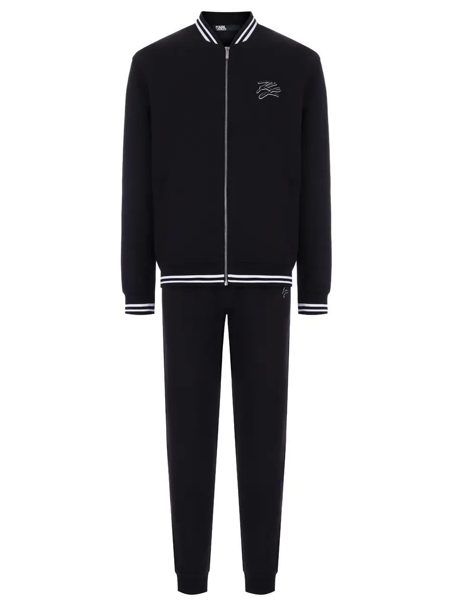 Костюм спортивный