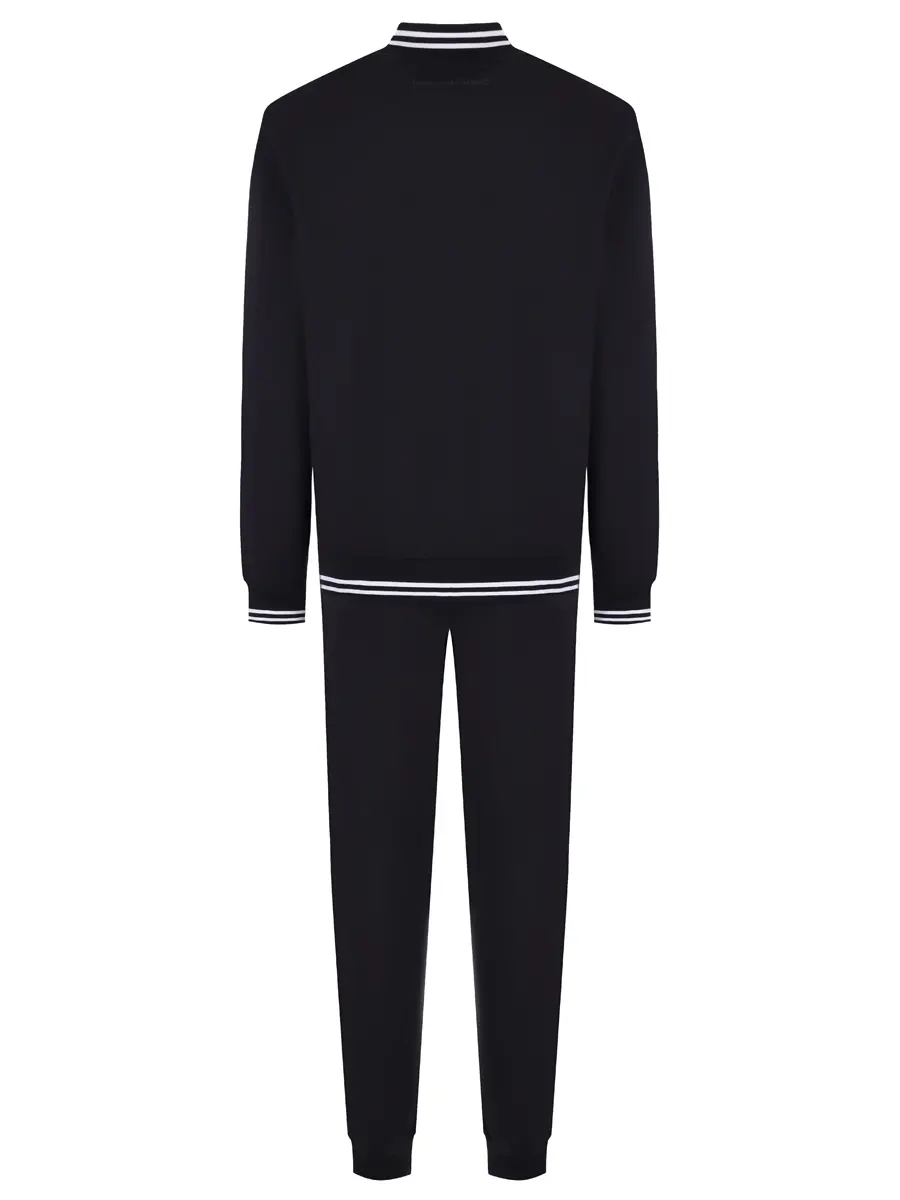 Костюм спортивный