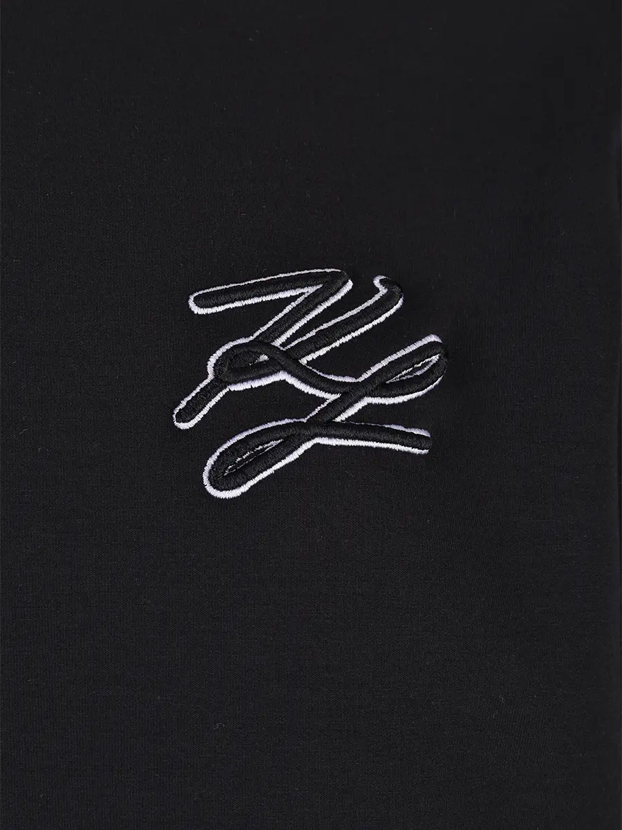 Костюм спортивный