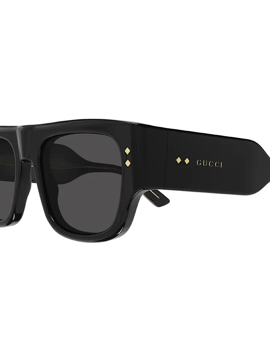 Очки солнцезащитные