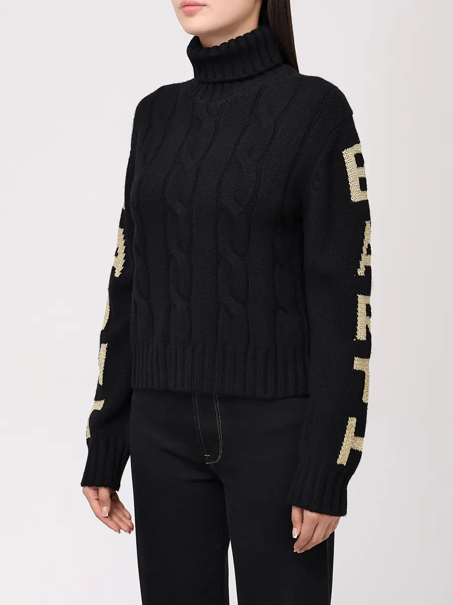 Свитер вязаный