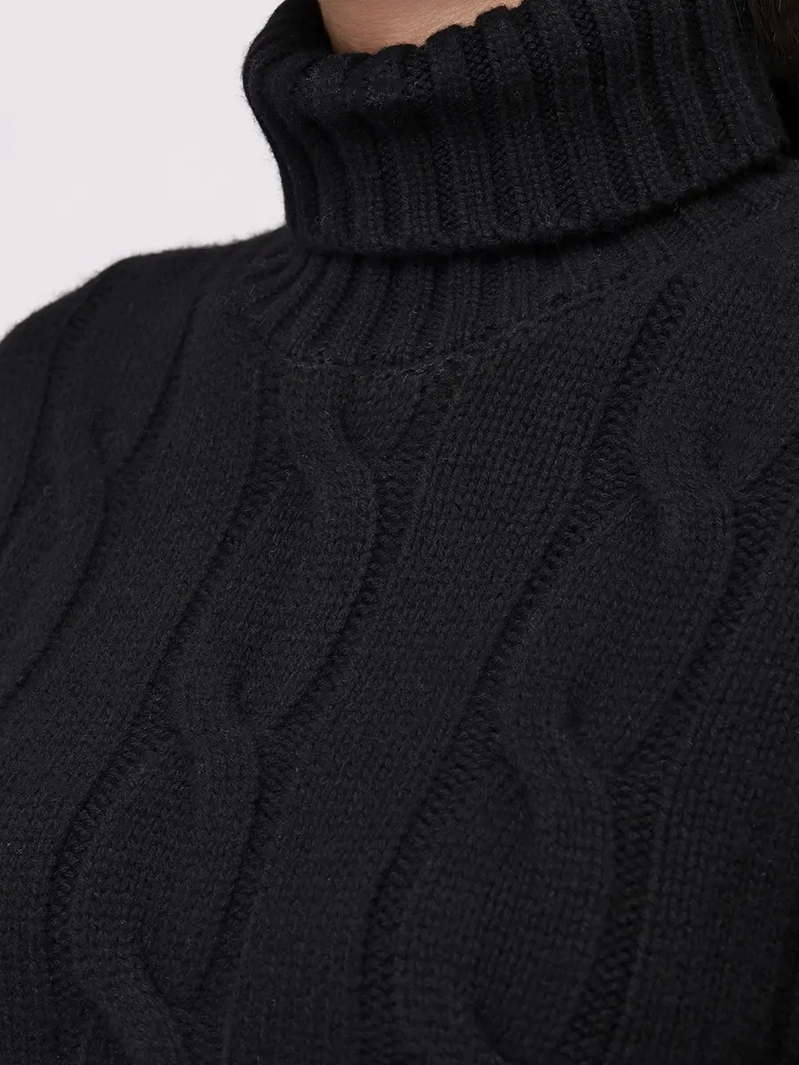 Свитер вязаный