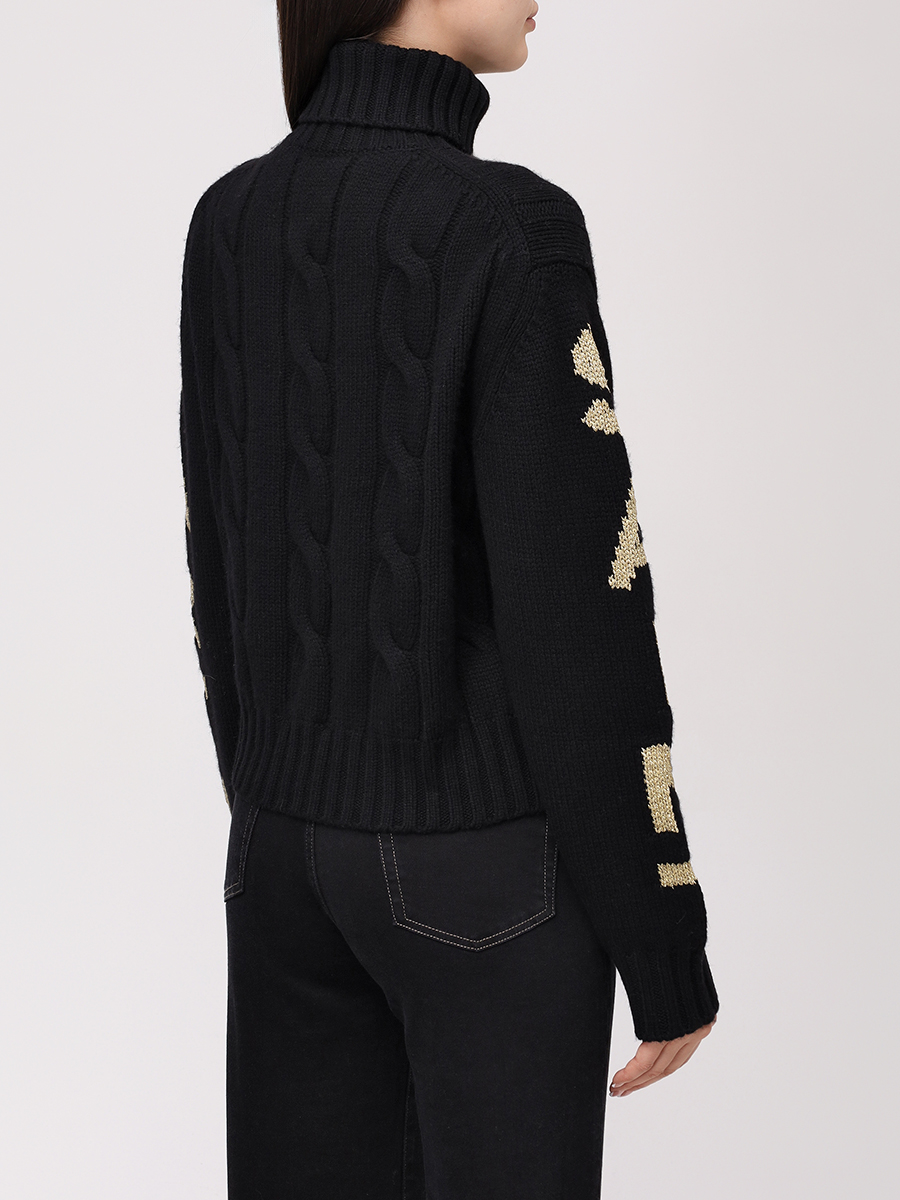 Свитер вязаный