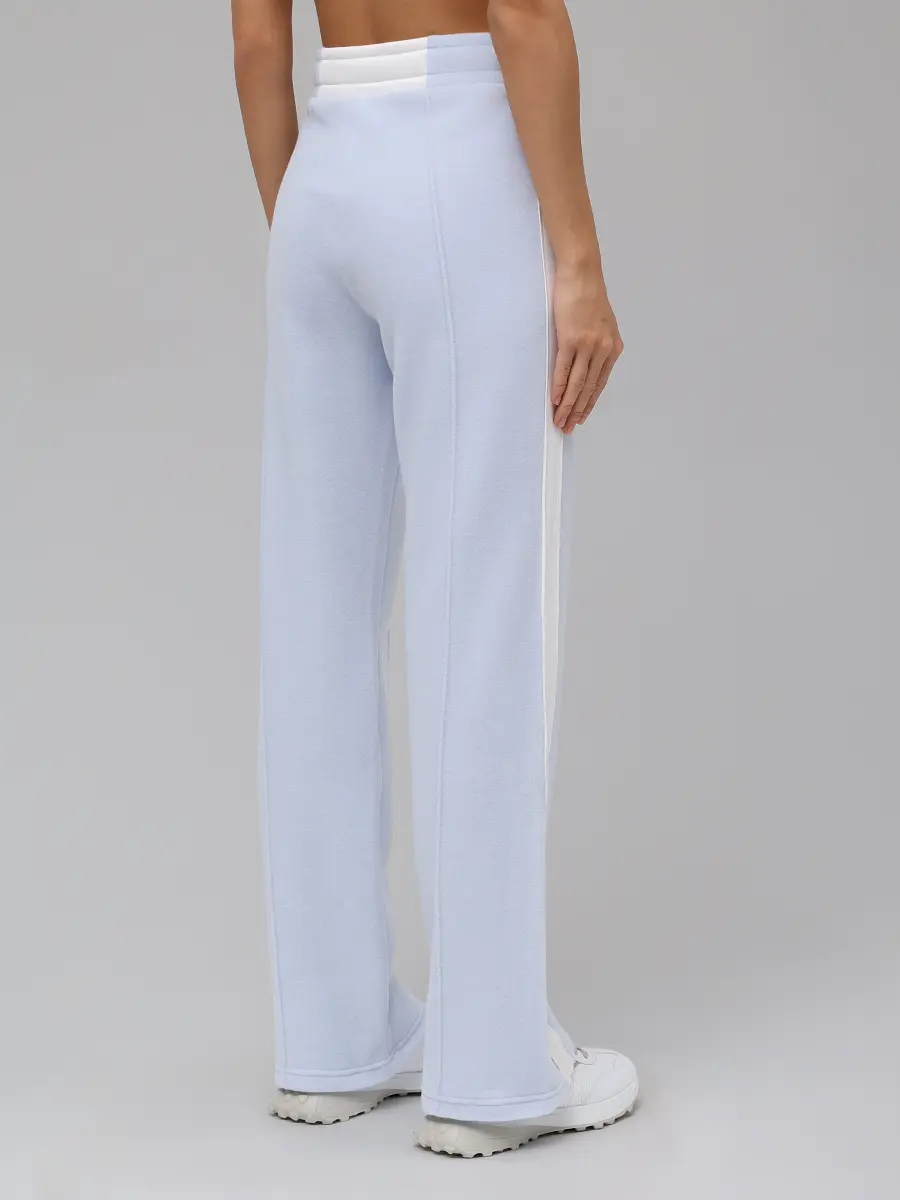 Костюм спортивный