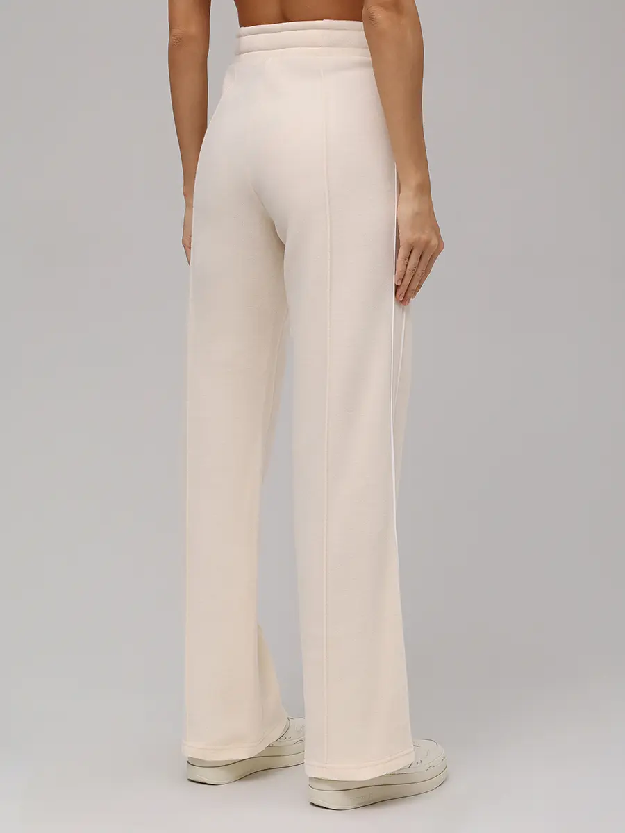 Костюм спортивный