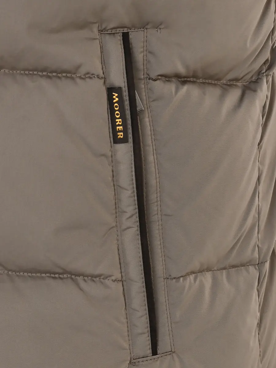 Жилет пуховый