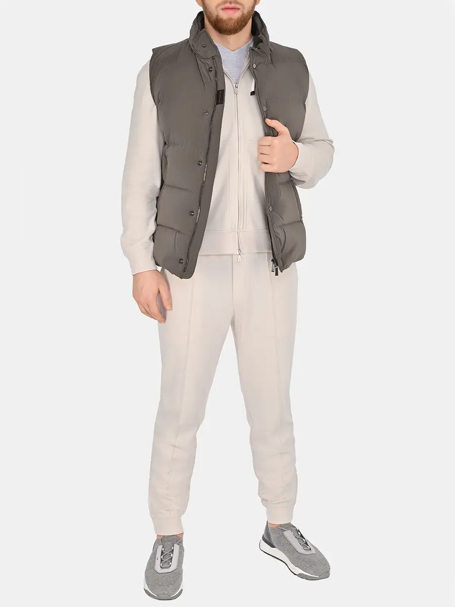 Жилет пуховый