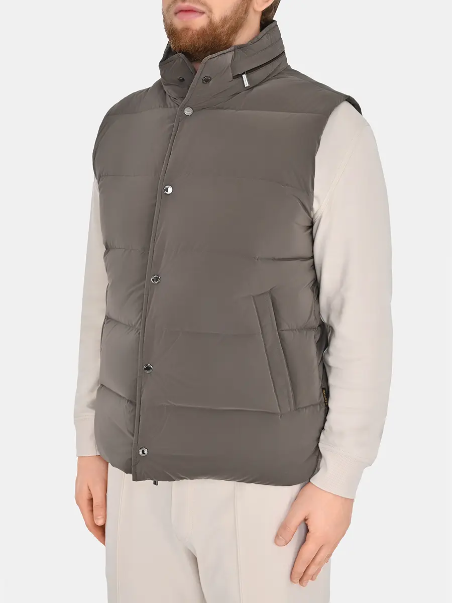 Жилет пуховый