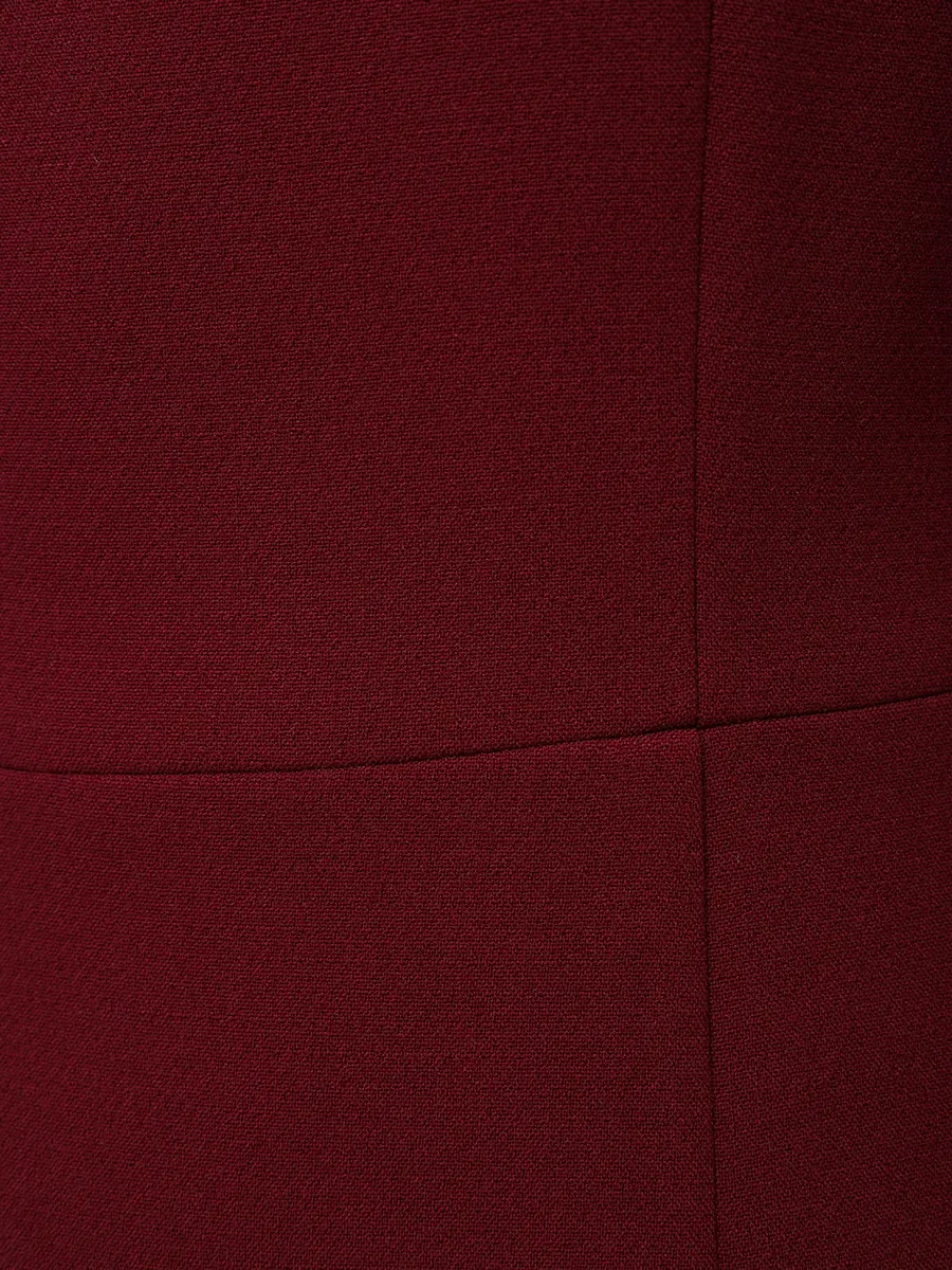 Платье-футляр однотонное