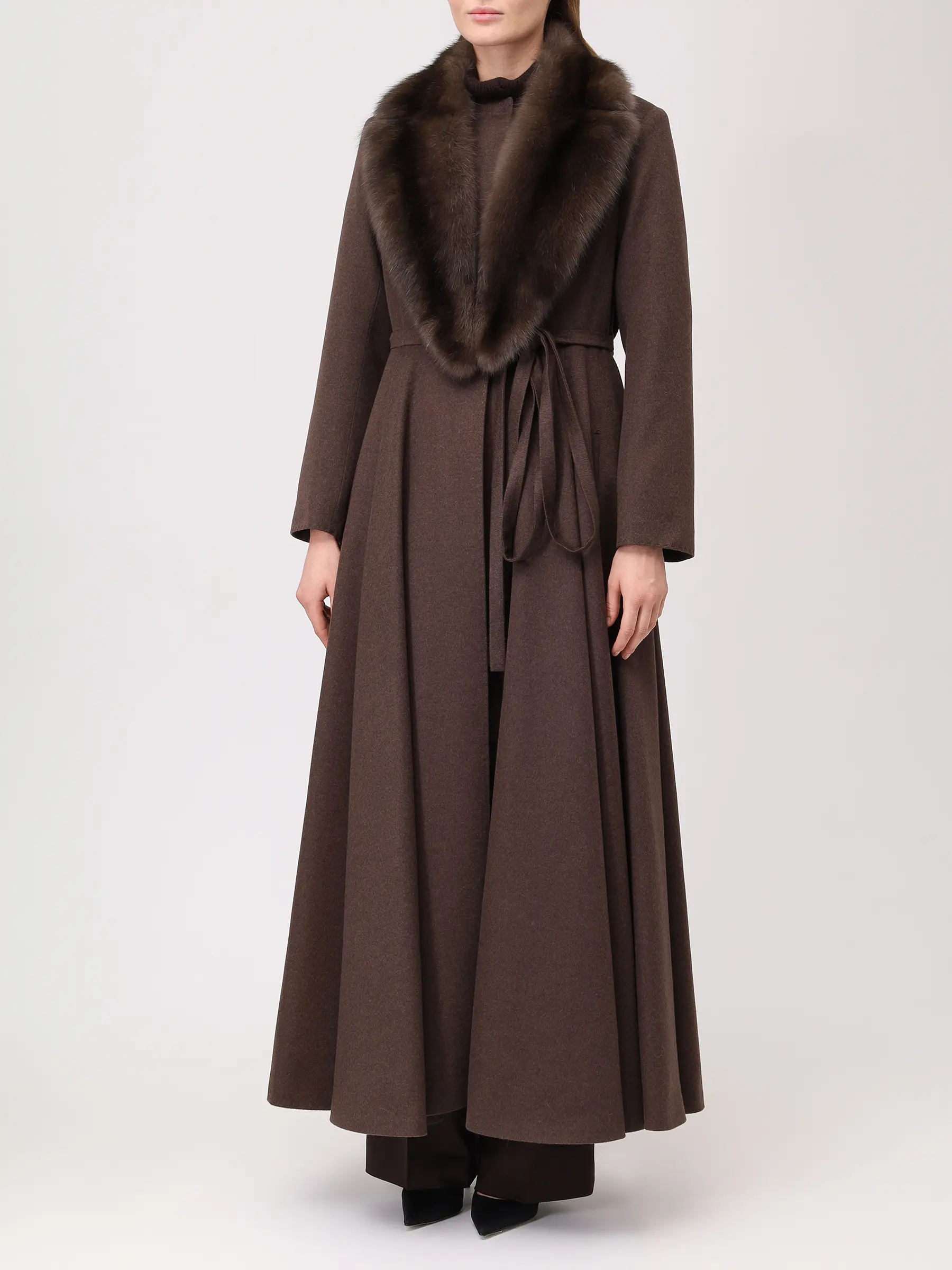 Пальто кашемировое с мехом соболя