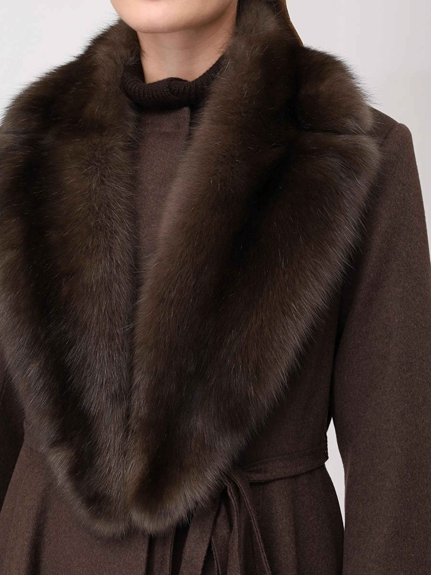 Пальто кашемировое с мехом соболя