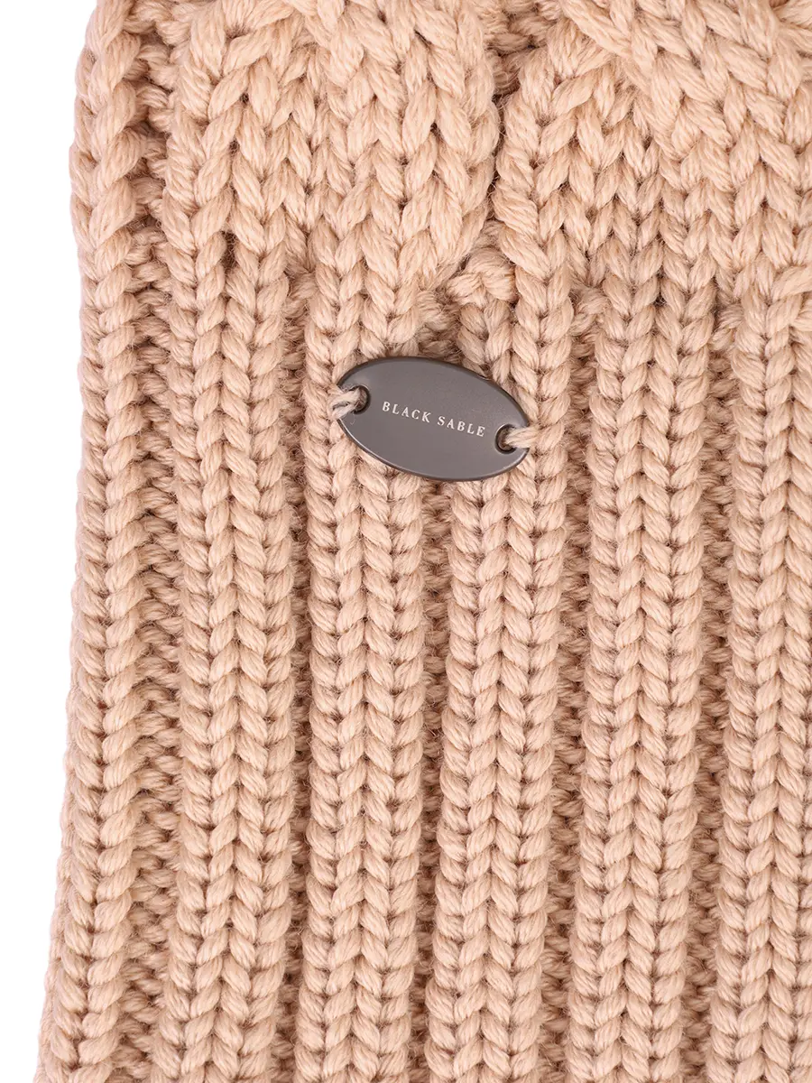 Шапка Mona шерстяная с мехом соболя