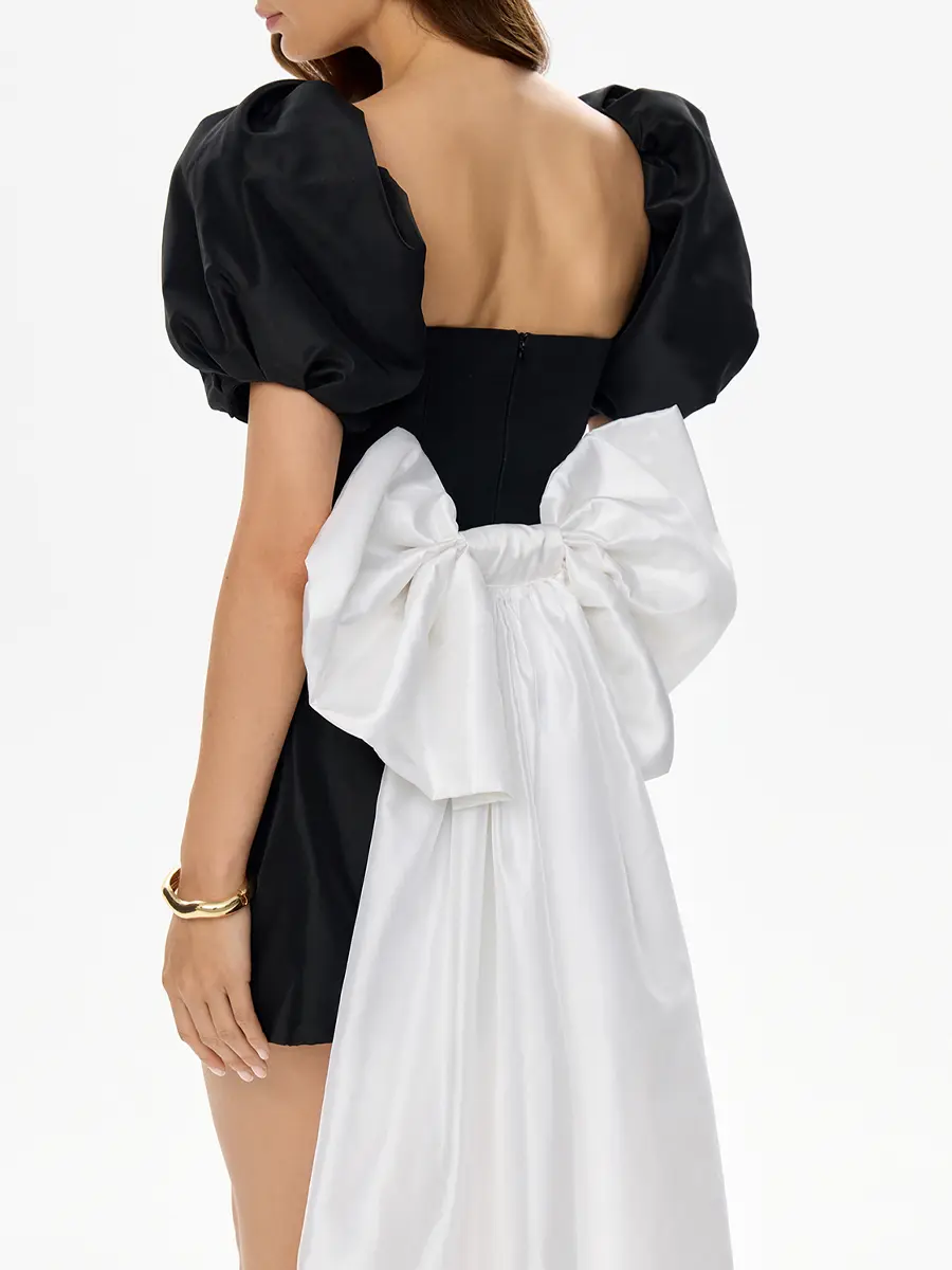 Платье с бантом